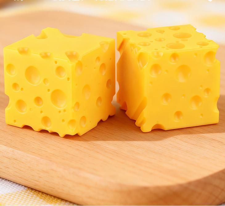 11cm Cheese Squishy with Box (Banana Yellow) - Image 5