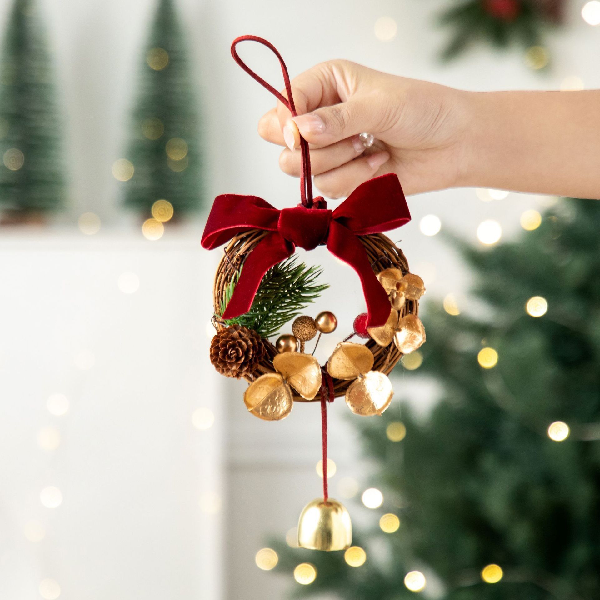 D8 Christmas Wreath Ornament Red 2 Pack - Image 1