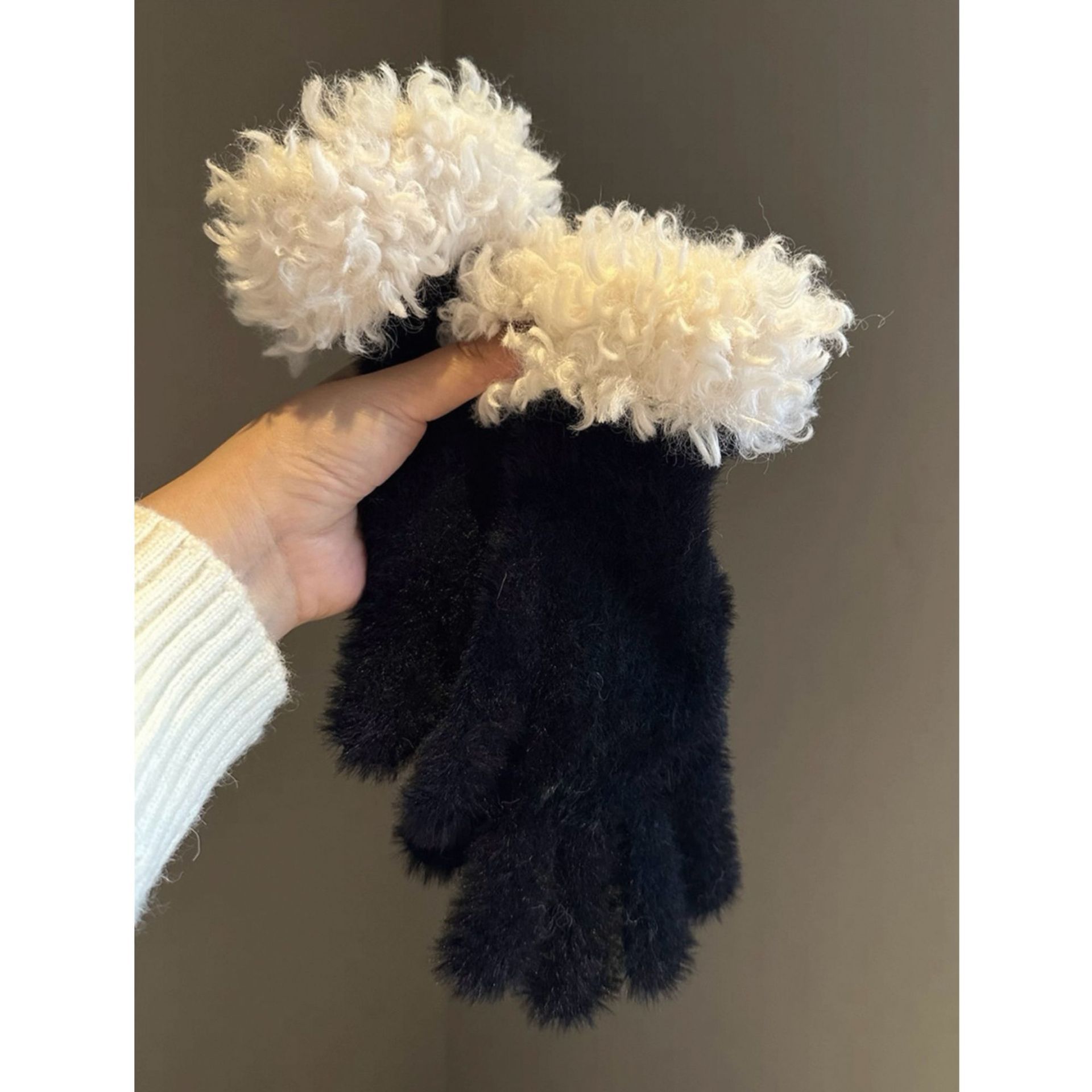 Black Faux Mink Spliced Gloves - Image 1