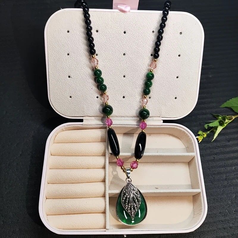 European and American trendy retro necklace, color-block beads and leaf-shaped pendant, simple and elegant, 78cm versatile chain, perfect for daily and smart casual looks. - Image 2