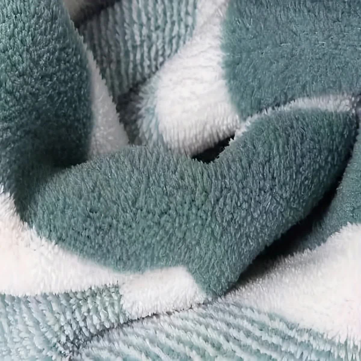 GREEN 12PCS Thick Absorbent Lint-Free Coral Fleece Kitchen Cleaning Cloth, Easily Removes Grease, Hangable for Drying - Image 5