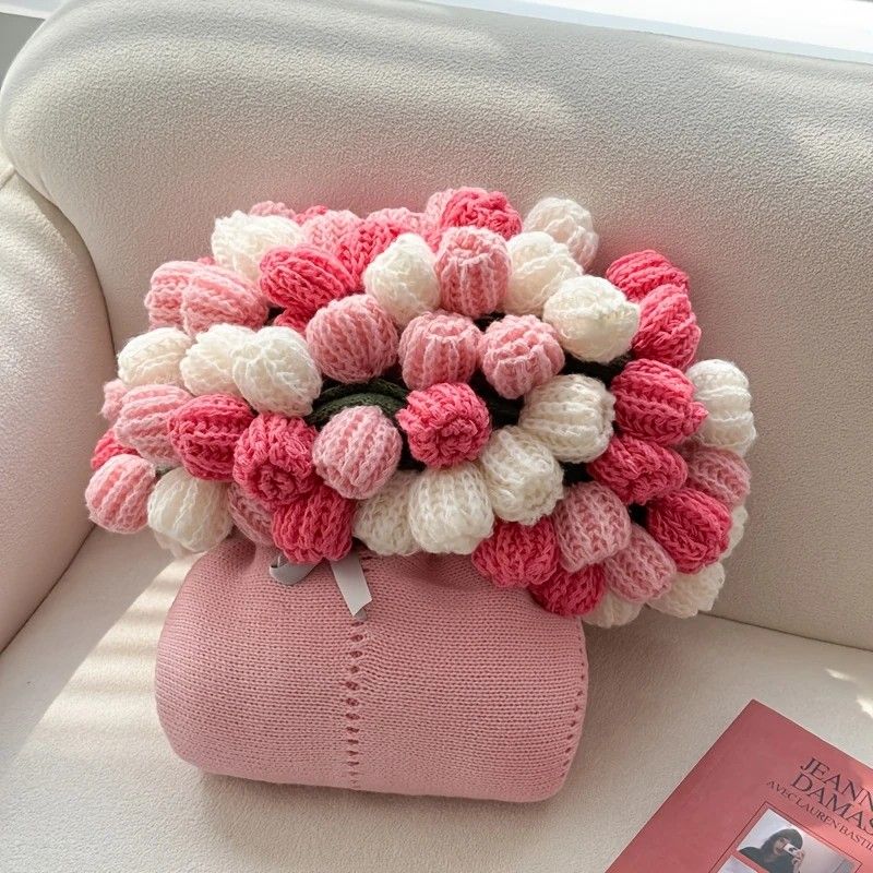 Pink Mist Gradient Rose Bouquet Blanket – a versatile, all-season blanket, perfect for office naps or as an air-conditioning cover.（Diameter: 150 cm / 59 in） - Image 1