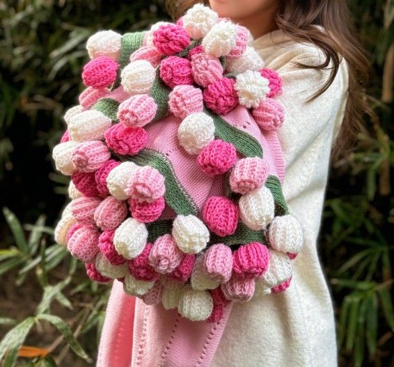 Pink Mist Gradient Rose Bouquet Blanket – a versatile, all-season blanket, perfect for office naps or as an air-conditioning cover.（Diameter: 150 cm / 59 in） - Image 7