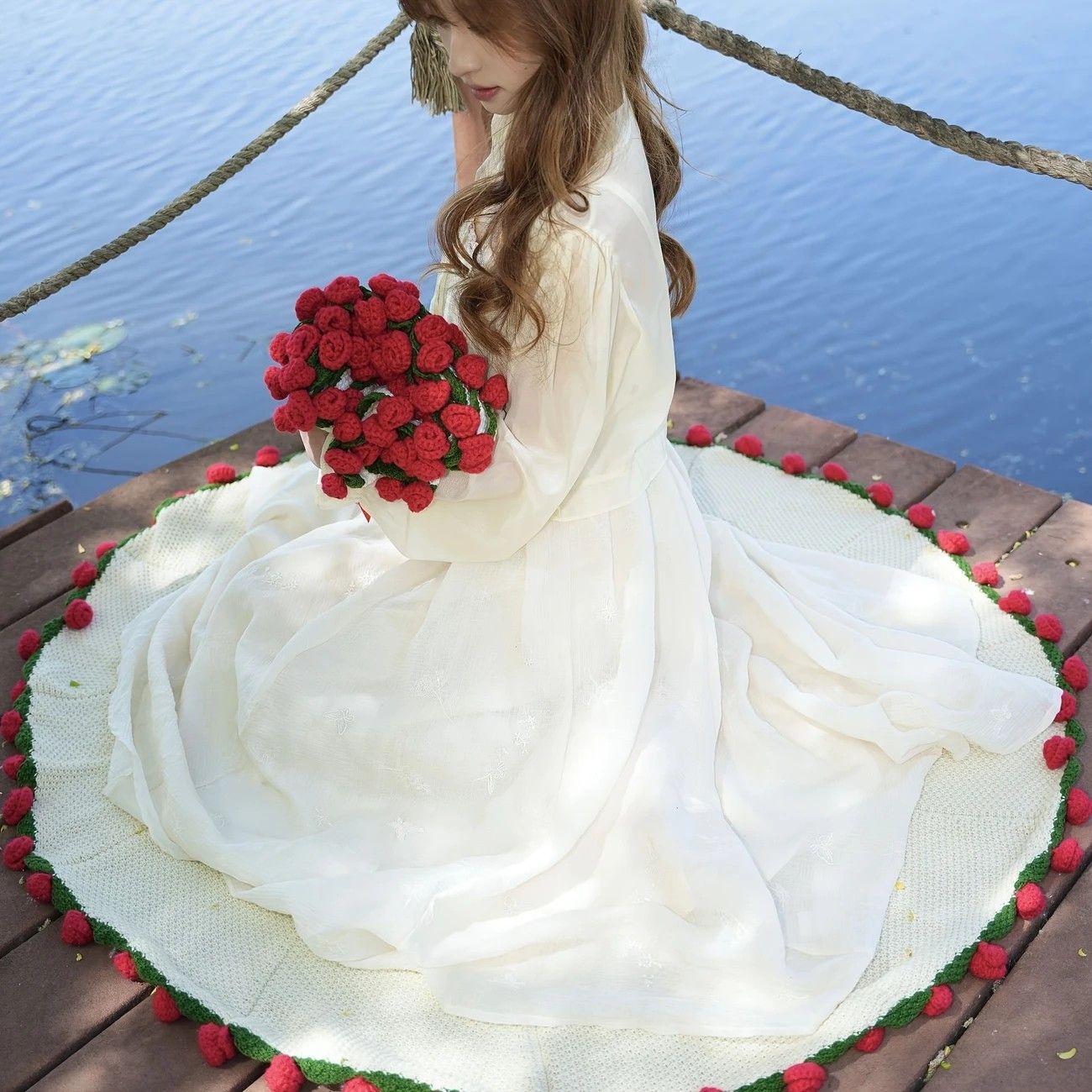 A rose bouquet multifunctional blanket, perfect for all seasons, ideal as an office nap blanket or air-conditioning cover. A timeless romantic gift for your girlfriend on holidays or birthdays. Everlasting romance.（Diameter: 100 cm / 39 inches.Roses Are R - Image 3