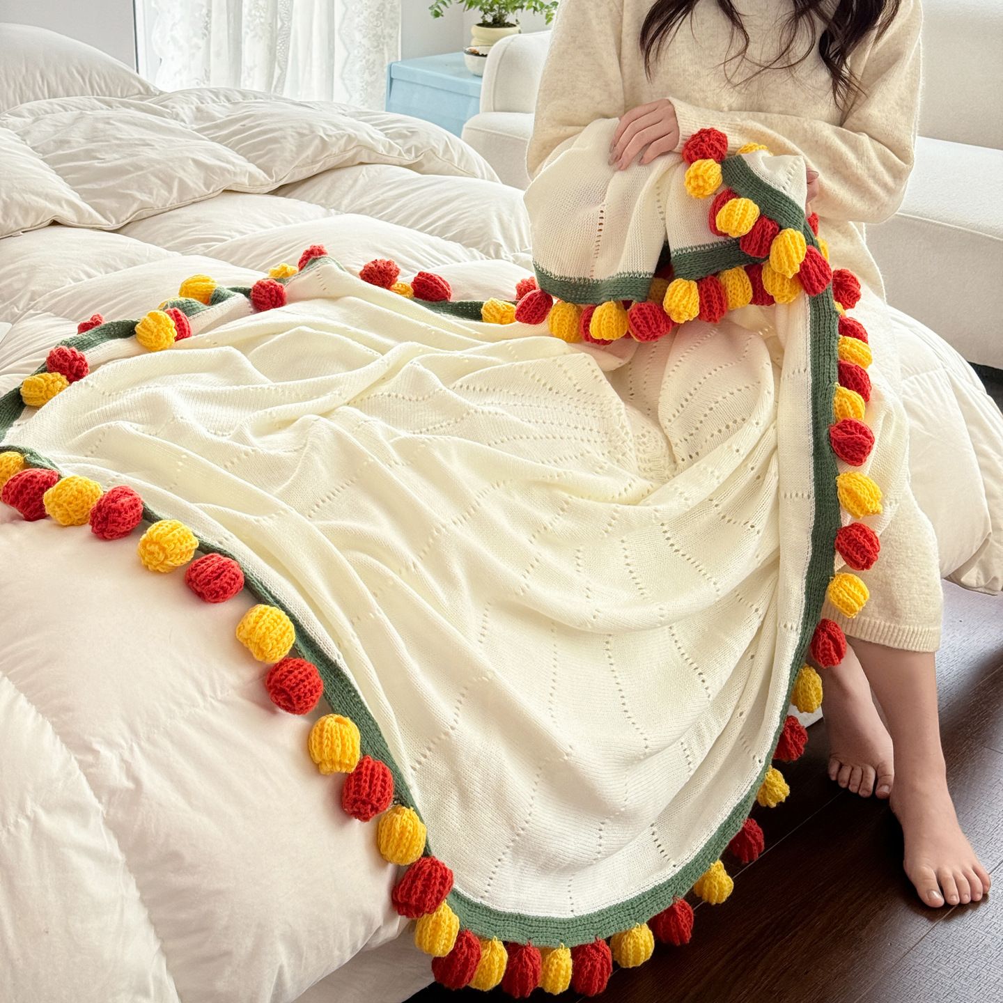 A rose bouquet multifunctional blanket, perfect for all seasons, ideal as an office nap blanket or air-conditioning cover. A timeless romantic gift for your girlfriend on holidays or birthdays. Everlasting romance.(Diameter: 100 cm / 39 in.Yellow on white - Image 5