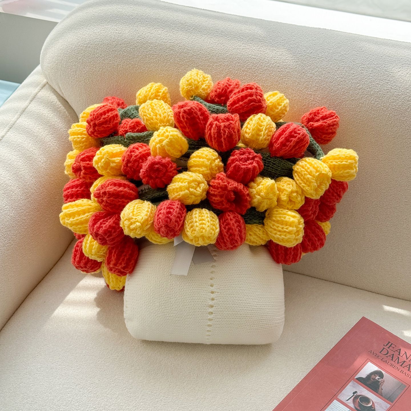 A rose bouquet multifunctional blanket, perfect for all seasons, ideal as an office nap blanket or air-conditioning cover. A timeless romantic gift for your girlfriend on holidays or birthdays. Everlasting romance.(Diameter: 100 cm / 39 in.Yellow on white - Image 7