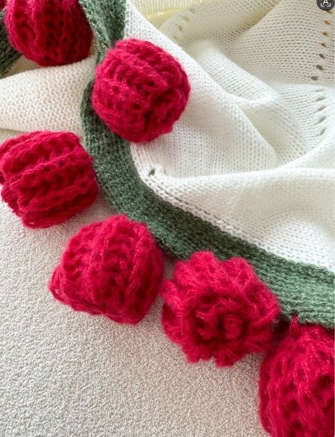 99 Roses Hand-Crocheted Bouquet Blanket: A Versatile Emblem of Eternal Romance, Offering Gentle Warmth Through Every Season（Red rose on white background） - Image 5