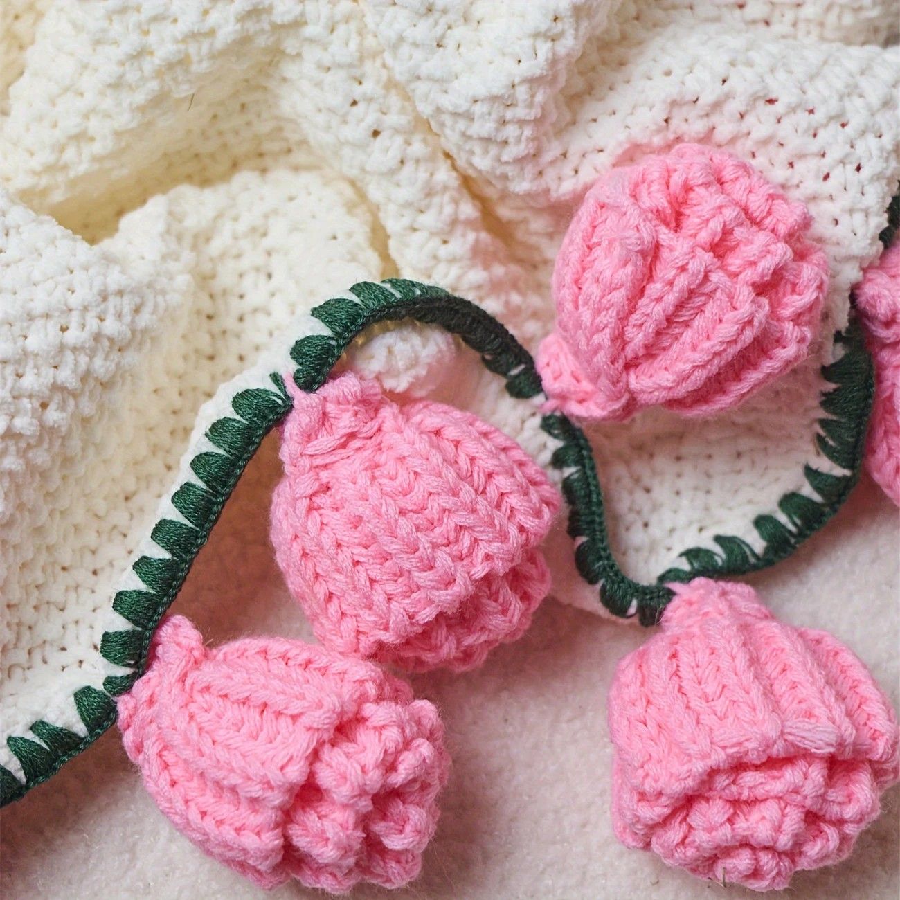 Hand-Crocheted Rose Round Blanket: A versatile romantic gift that brightens everyday warmth. (Diameter: 110 CM / 43.3 IN,  Blue) - Image 4
