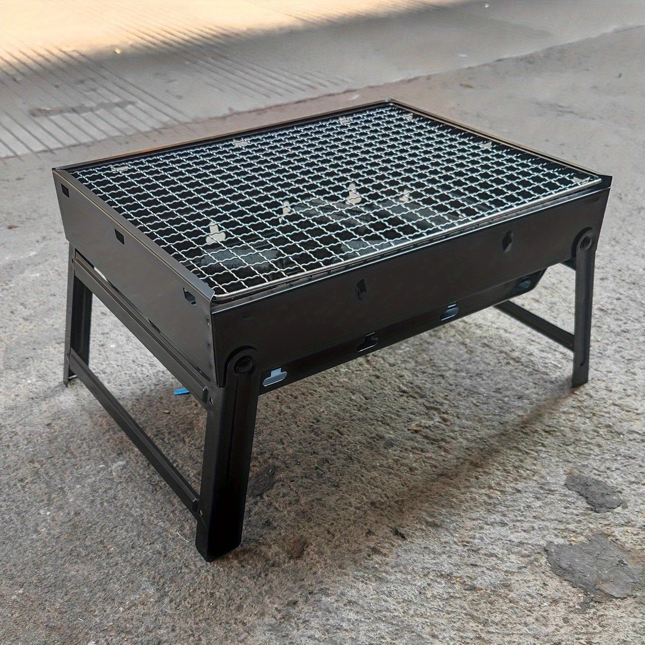 Weekend Essential Portable Foldable BBQ Grill Home & Camping Heavy Duty Steel No Assembly Required（Xiaoheigang） - Image 1