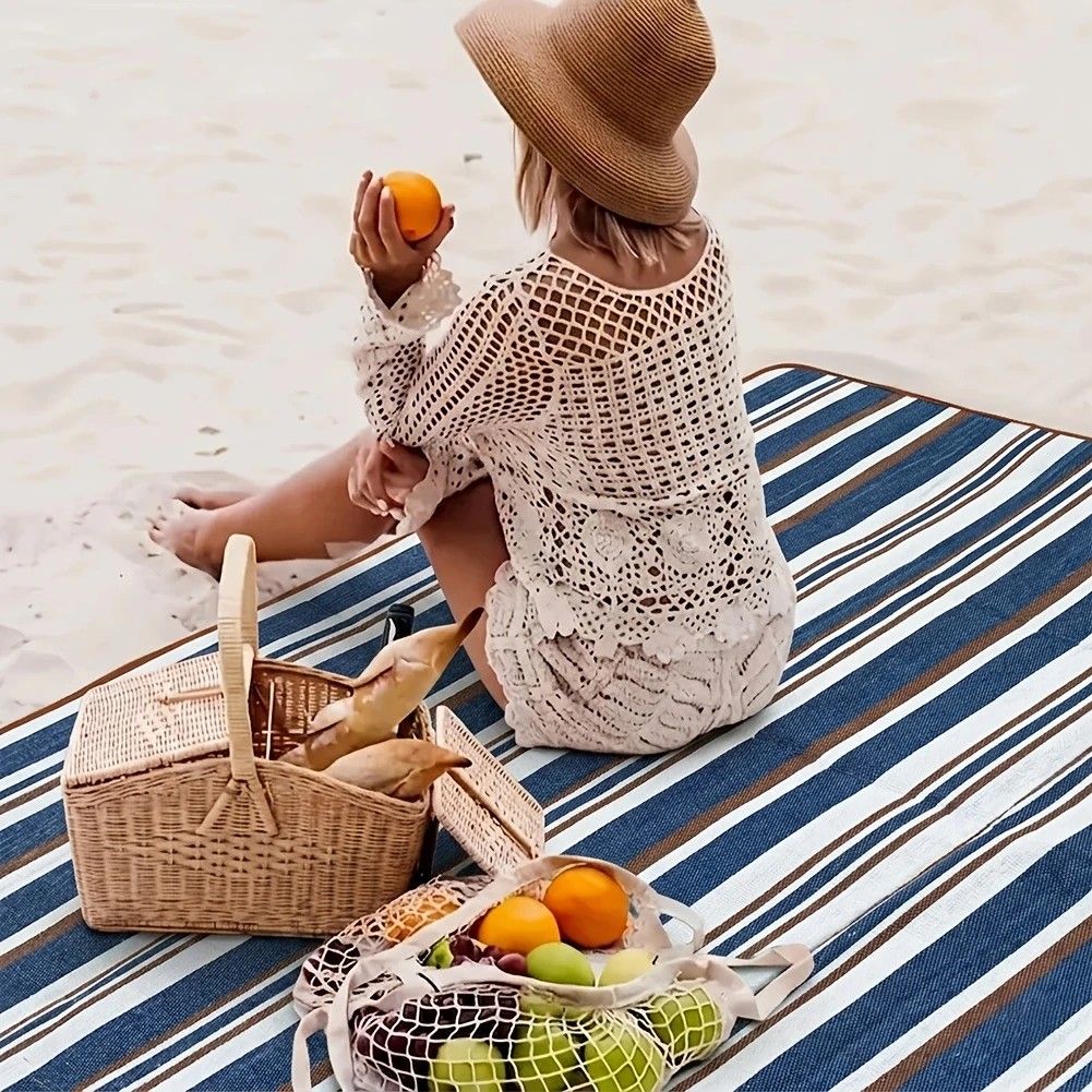 Double-layer Nylon Picnic Mat High-density Waterproof Base + Nylon Padding Lightweight Foldable with Carry Handle Machine Washable & Easy Care  Ideal for Beach Camping Park Outdoor Picnics。（150*200CM) - Image 8