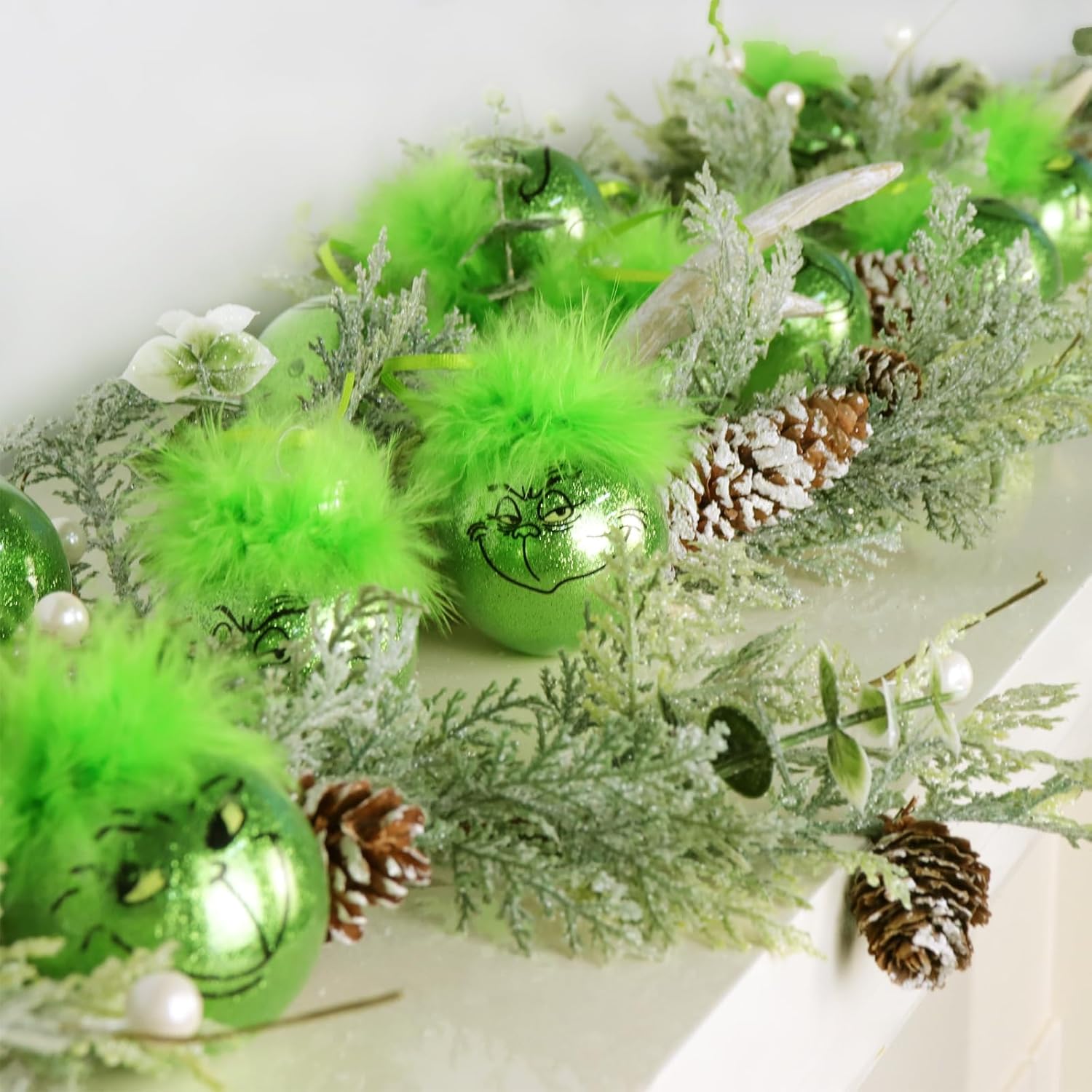Christmas decorations for indoor use: 12 pcs cute Grinch Christmas tree baubles with fluffy green hair, glittering Grinch Christmas baubles for the Christmas tree-tfrf - Image 5