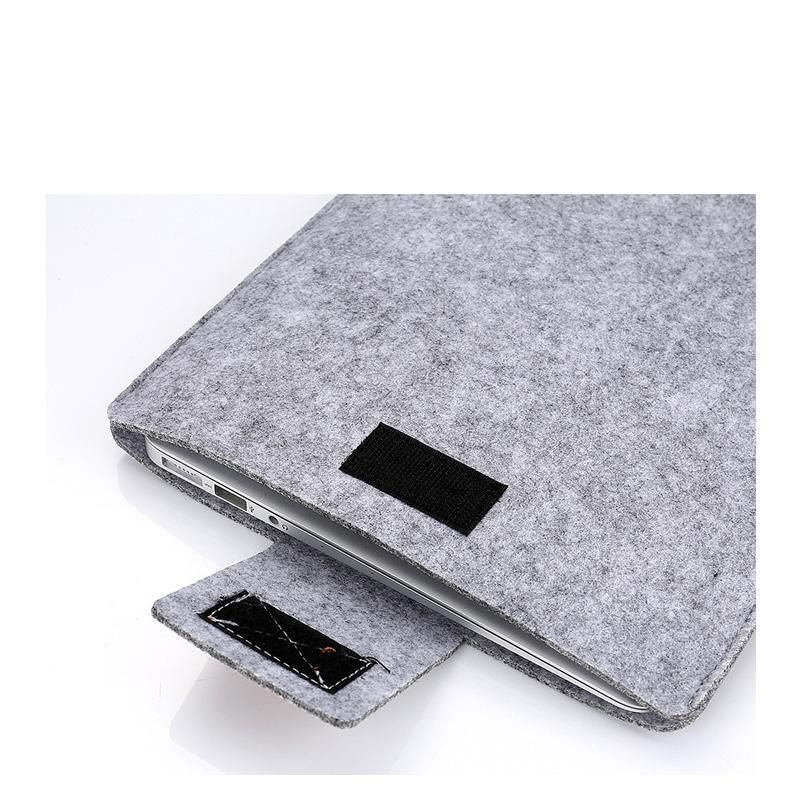 13-inch wool felt sleeve for MacBook Pro and Air, light gray - Image 4