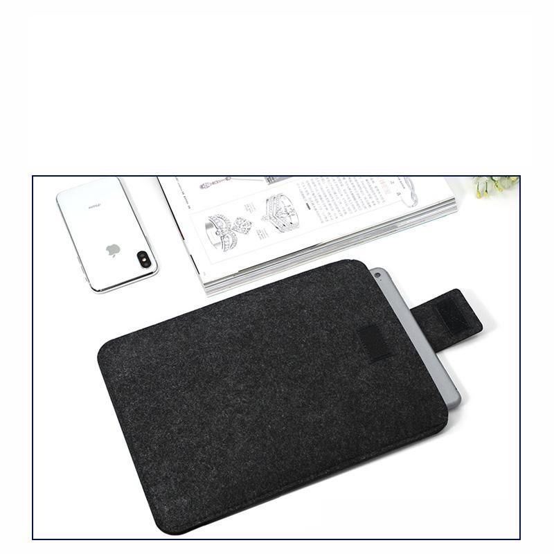 13-inch wool felt sleeve for MacBook Pro and Air, light gray - Image 5