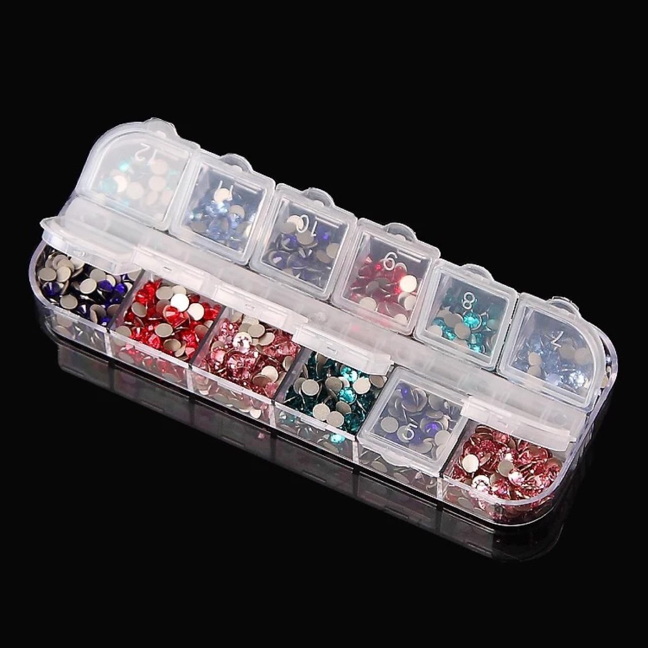 12-compartment transparent storage box, 13 x 5 cm - Image 3