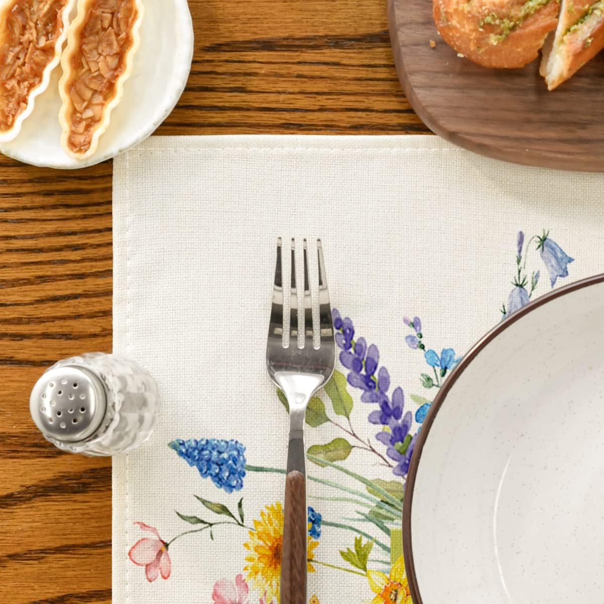 Bloom Flowers Tulip Spring Placemats Set of 4, 12x18 Inch Seasonal Table Mats for Party Kitchen Dining Decoration - Image 7