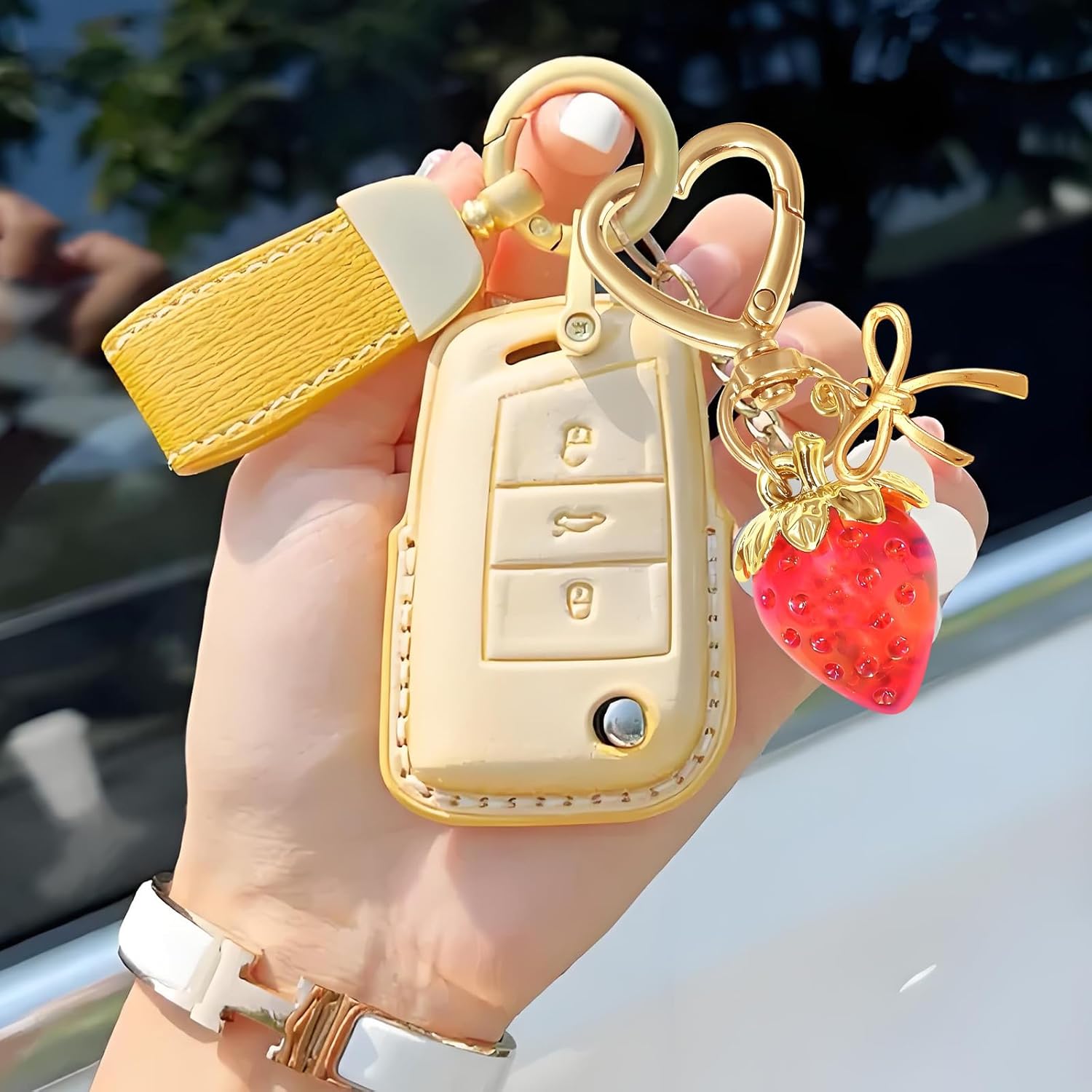 Beautiful Strawberry Keychain Supplies Hanging Bag Charms for Girls, Cute Purse Charms Gifts for Women, Strawberry Charm Decorations, Cute Keychains Accessories for Ladies' Bags and Key Holders - Image 5