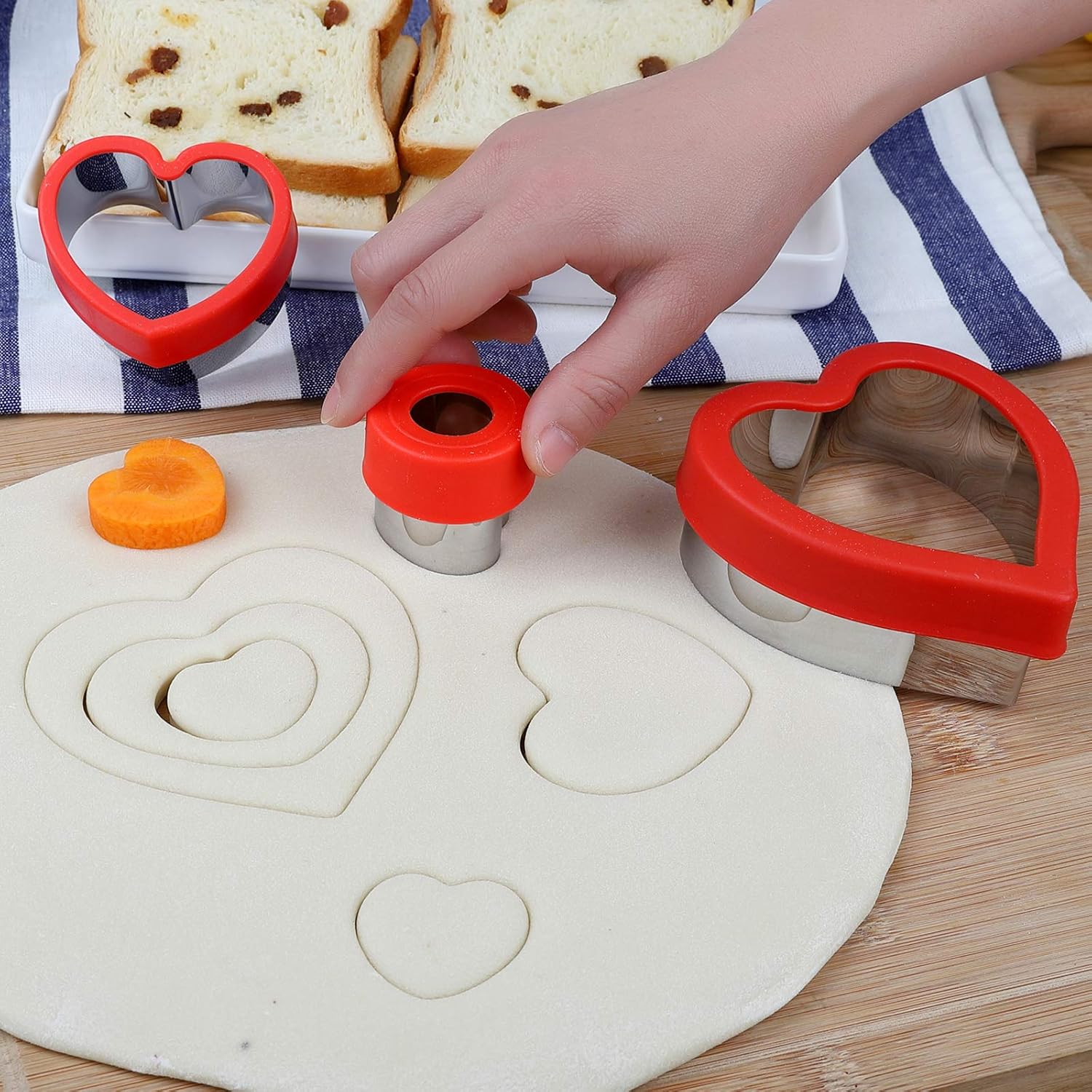 Love Heart Shape Cookie Cutters, Baking Vegetable Shape Cutters, Mini & Medium & Large Shaped Cutters,The Valentine’s Day Cutters with Red Color Biscuit Molds Fondant Cake - Image 5