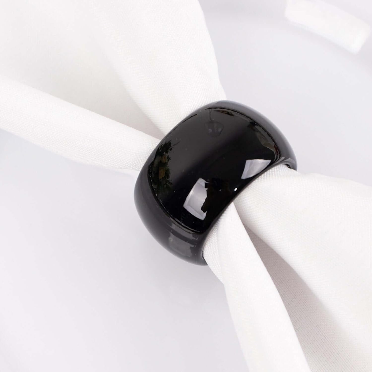 Efavormart 4 PCS Wholesale Black Acrylic Napkin Rings for Place Settings Wedding Receptions Dinner or Holiday Parties Tableware - Image 3