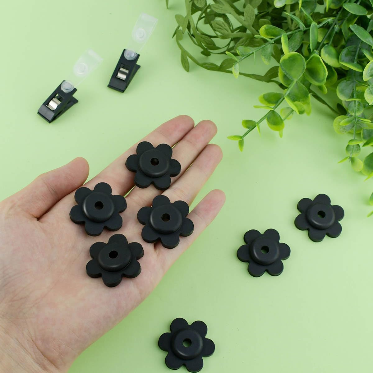 Garden Flag Rubber Stoppers and Tiger 10 Pieces Pack Stand Holder Pole Anti-Wind Clips for Flags Stopper Yard Clip Stops Accessories Poles - Image 7