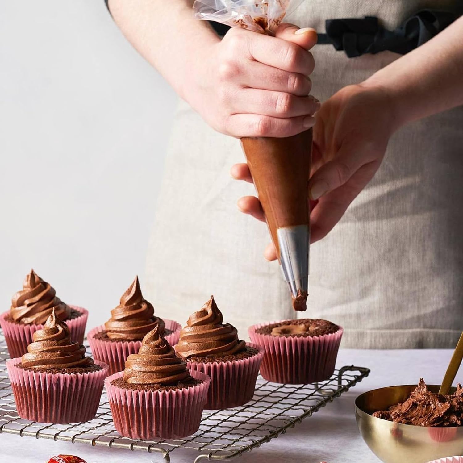 8 Pcs Large Piping Tips Set, Stainless Steel Cake Decorating Tips Set with 10pcs Piping Bag Pastry Cake Decorating Tip Baking Tools for Baking Cupcakes Decoration - Image 4
