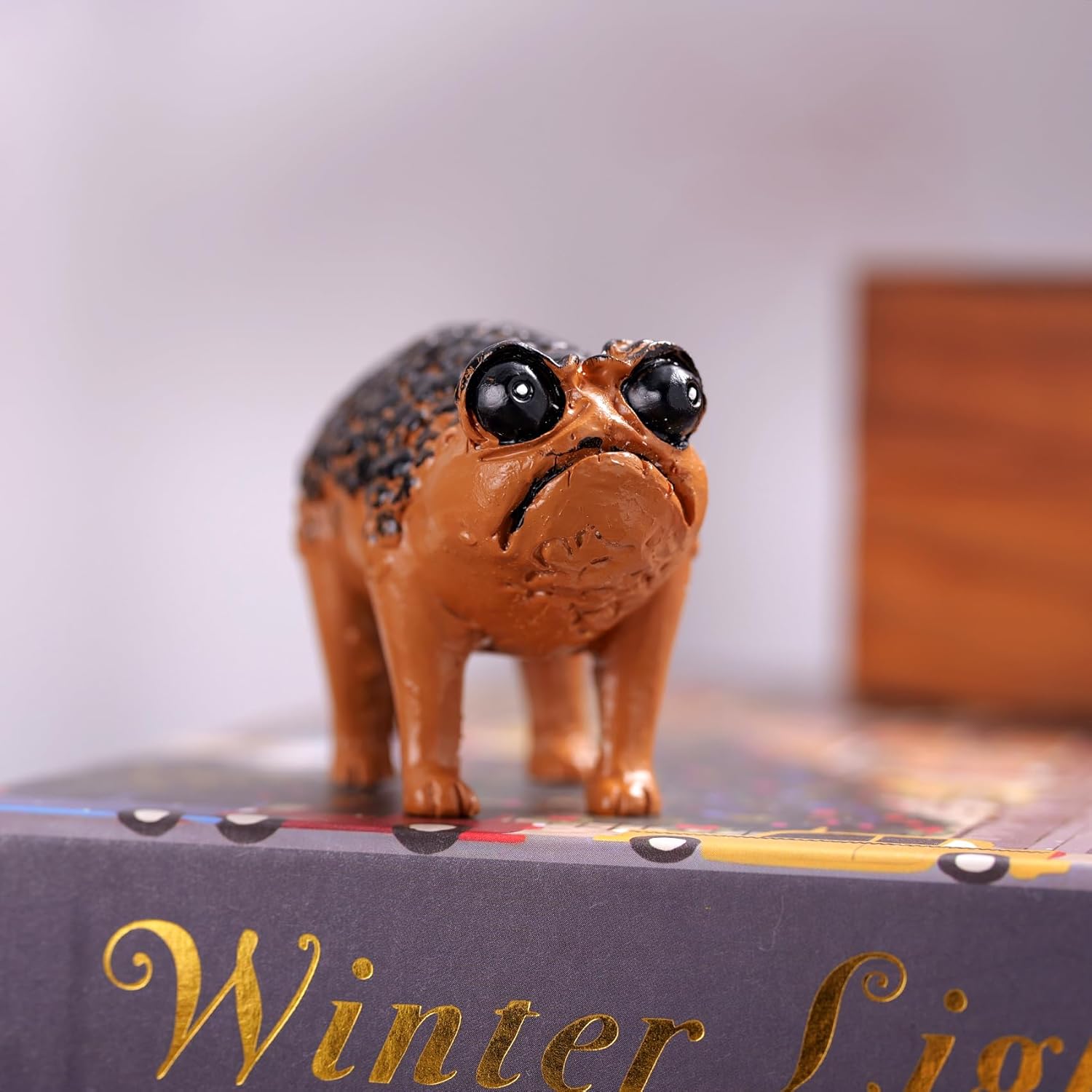 Kvekstio Ugly Funny Grumpy Frog Statue, Weird Resin Angry Toad Sculpture for Outdoor Garden Yard, Novelty Home Office Desk Decor, Unique House Warming Frog Gift Decoration - Image 7