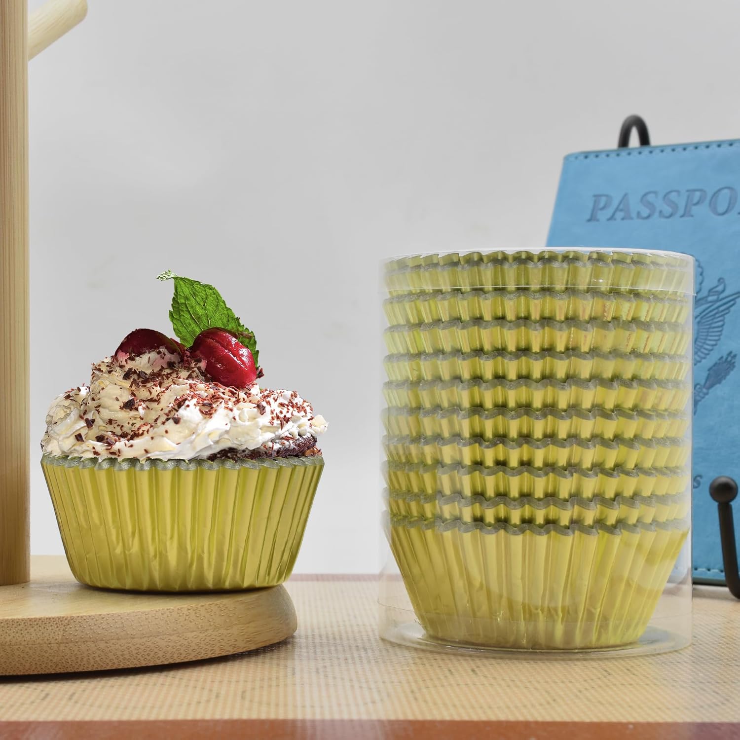 200 Pcs Gold Foil Cupcake Liners Standard Baking Cups Muffin Paper Cases - Image 4