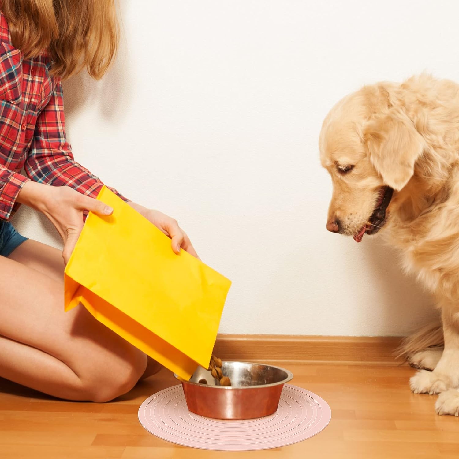 2 Pieces Silicone Pet Food Mat Pet Feeding Mat for Dog and Cat Food Bowl Placemat Preventing Food and Water Overflow Suitable for Medium and Small Pet, 9.5 x 9.5 Inch and 7.1 x 7.1 Inch (Pink) - Image 5