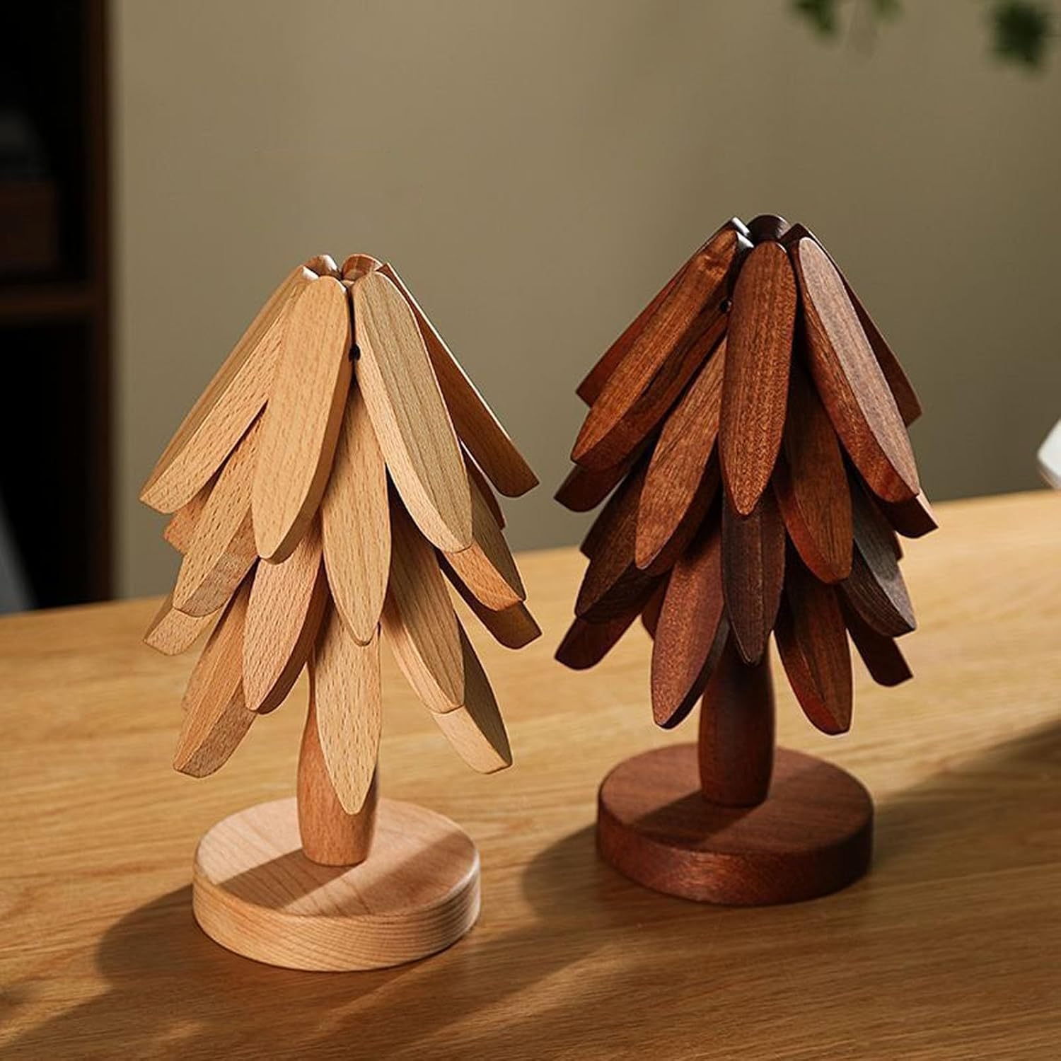 2-Piece Foldable Christmas Tree Design Pot Holders Set Decorative Heat Resistant Trivets with Holder for Hot Pans - Image 3