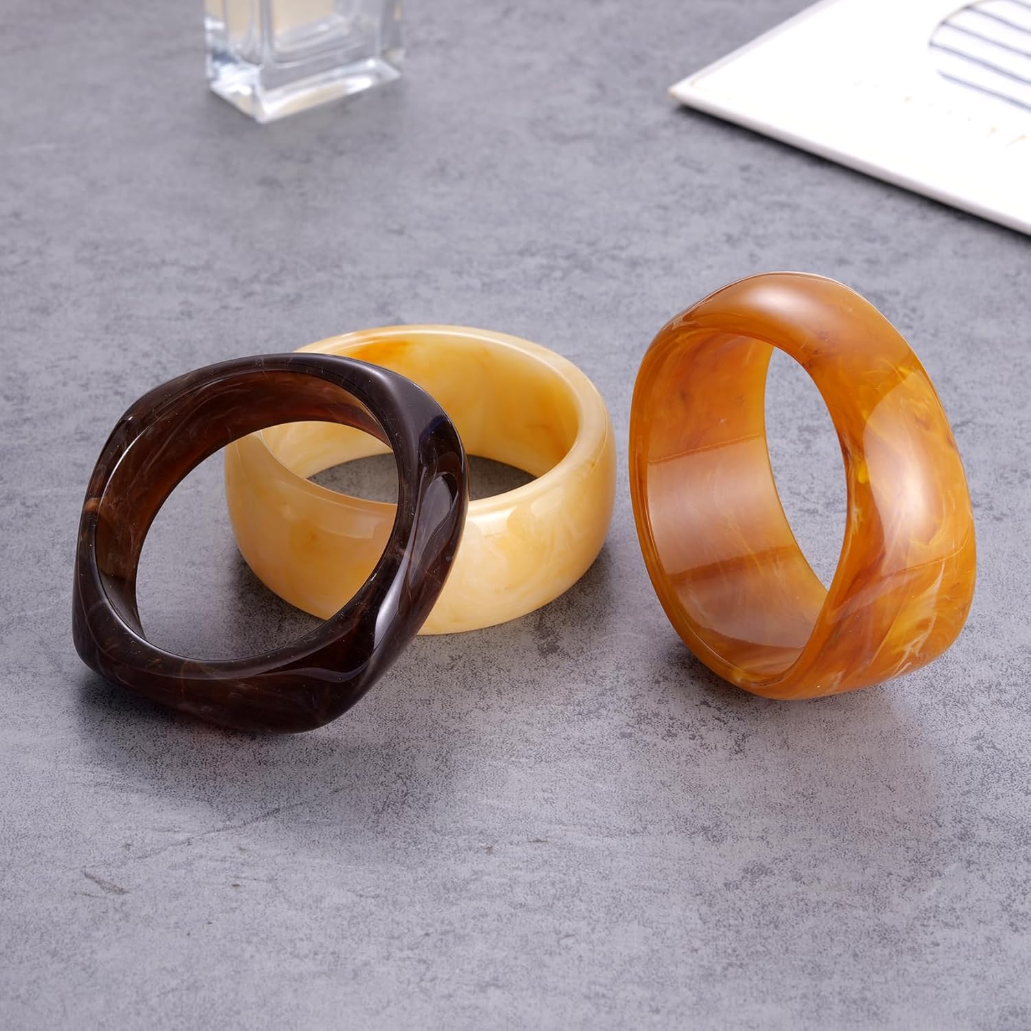 Kvekstio Chunky Resin Bangle Set for Women – 3 Pack Irregular Wide Acrylic Marble Bracelets, Bold Statement Jewelry for Boho Retro Style, Minimalist Stackable Brown Accessories for Mom Wife Daughter - Image 1