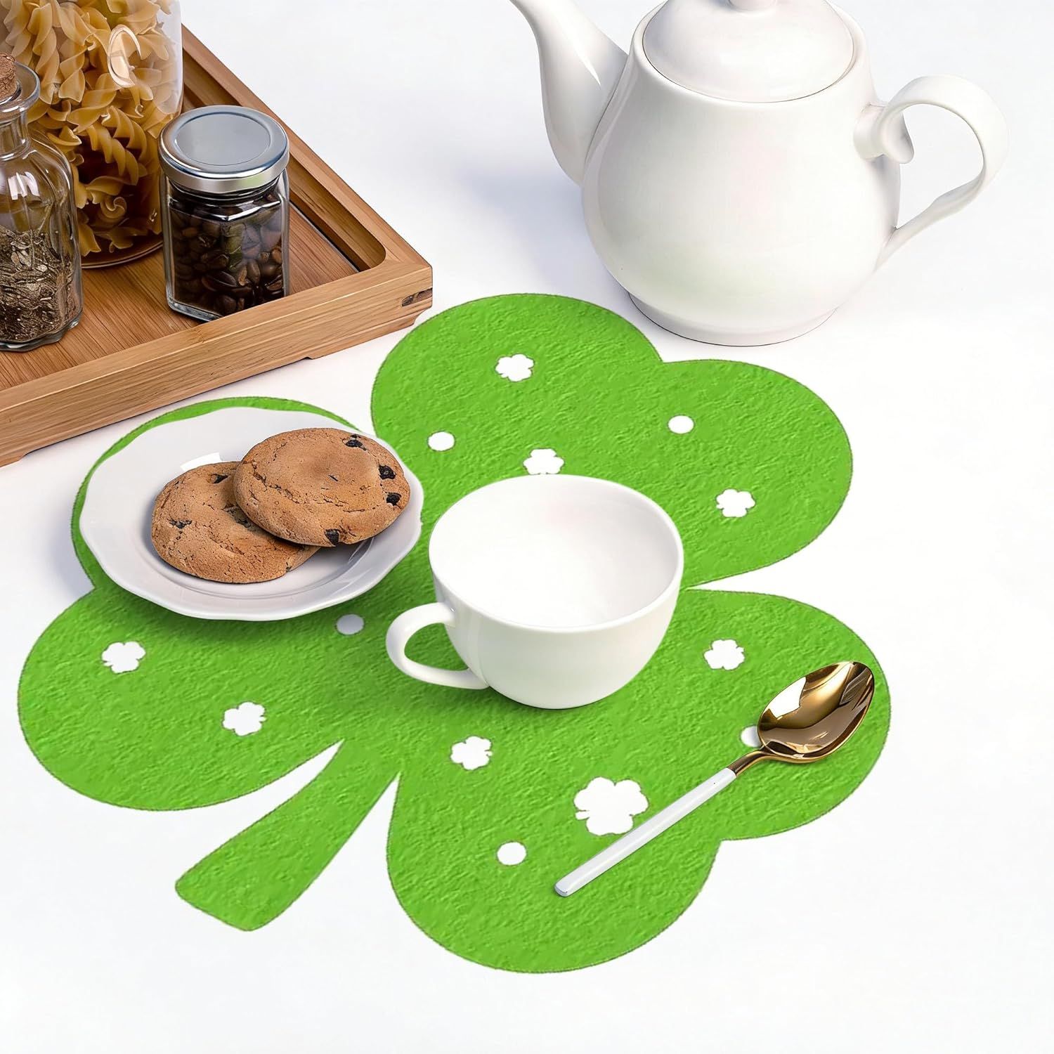 St Patricks Day Placemats Set of 4, Felt Green Shamrock Place Mats, Lucky Clover Table Mats for St Patrick's Day Irish Holiday Party Kitchen Dining Outdoor Indoor Decoration (Light Green) - Image 4