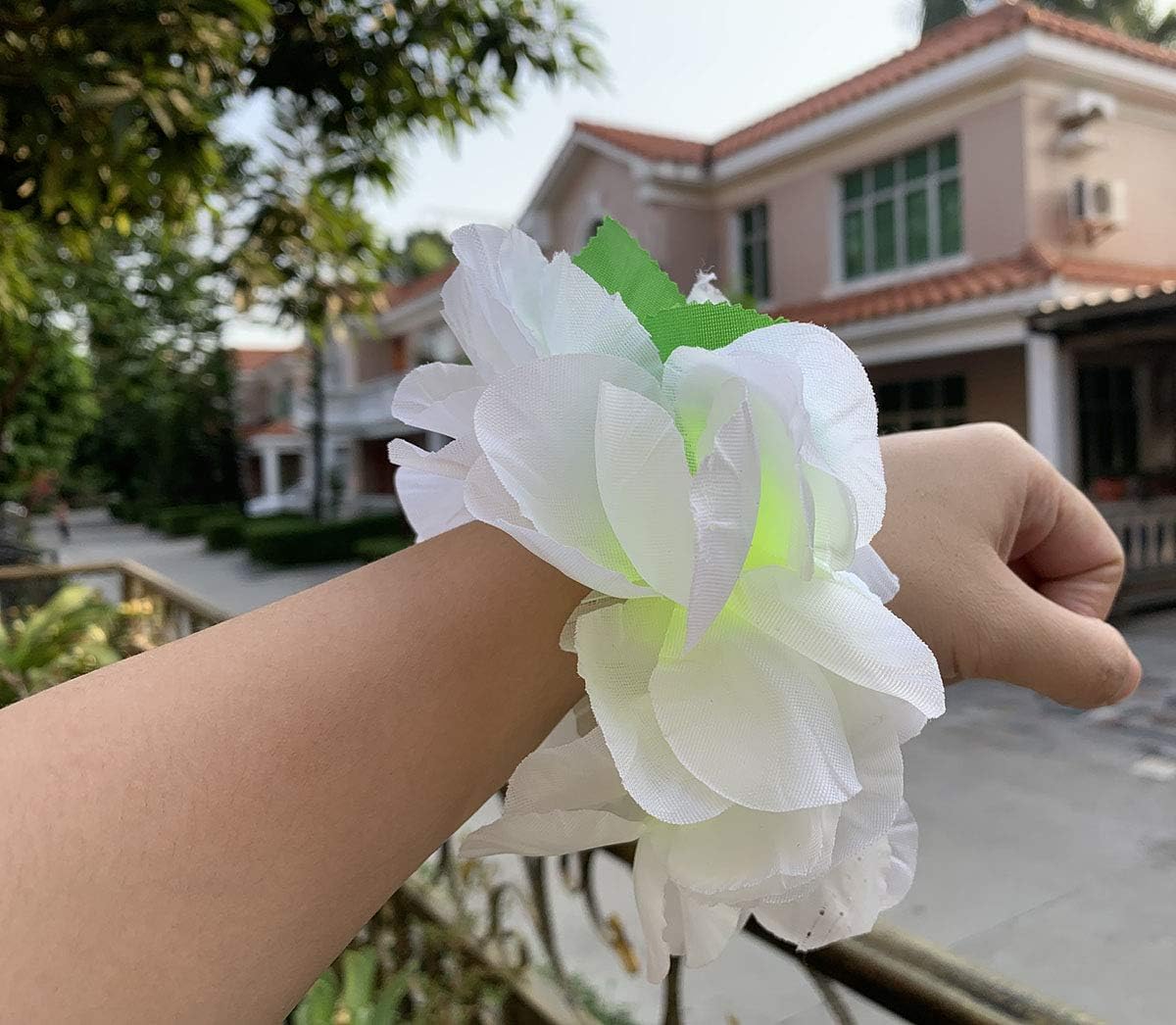 Yansanido 4 Pcs White Hawaiian Leis with Green Leaves for Graduation Party, Dance Party, Photo Prop in Outdoors (White) - Image 6