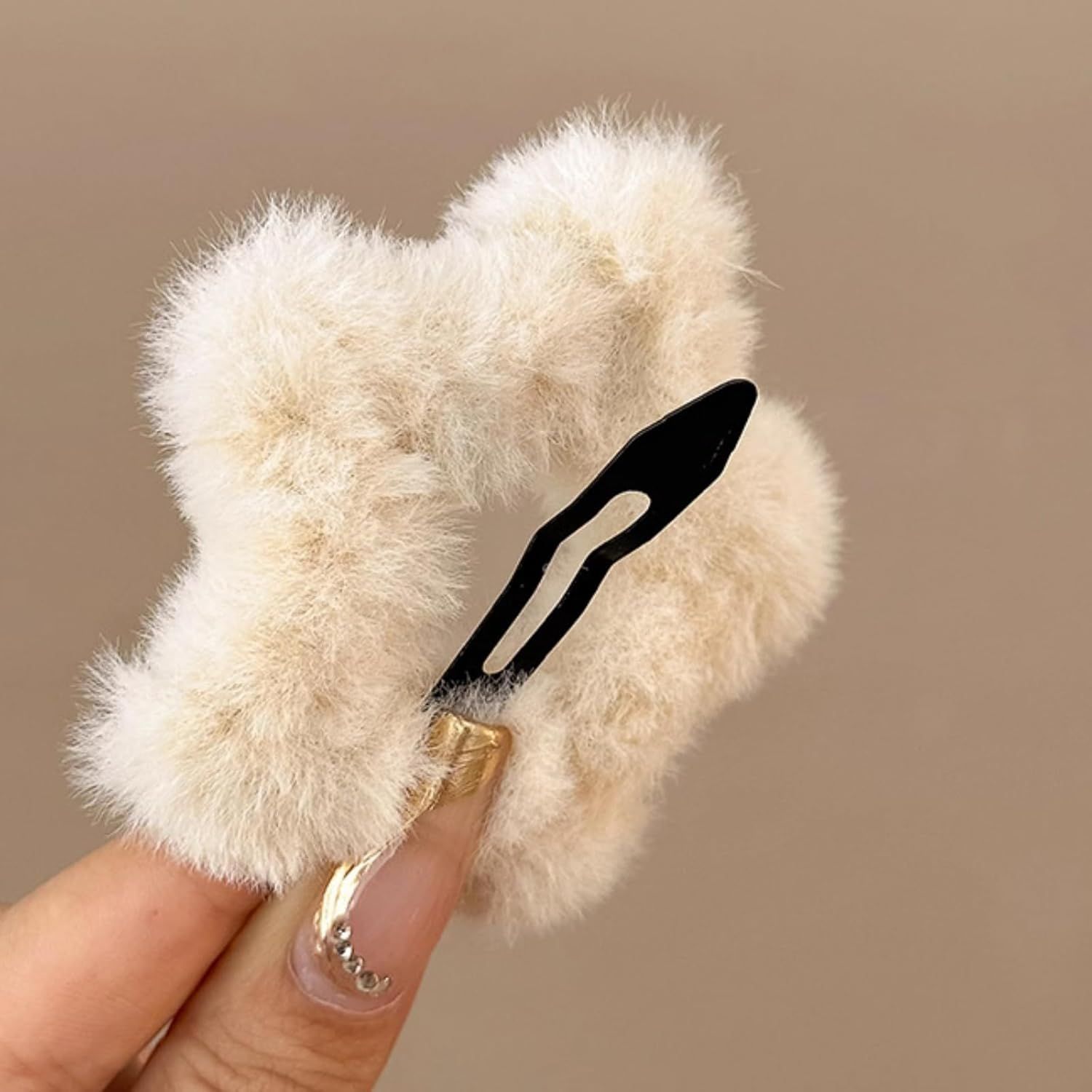 6 Pcs Plush Star Hair Clips for Women Girls, Winter Hair Accessories Fuzzy Hairpins for Bangs Side Hair Holders (Mix) - Image 3