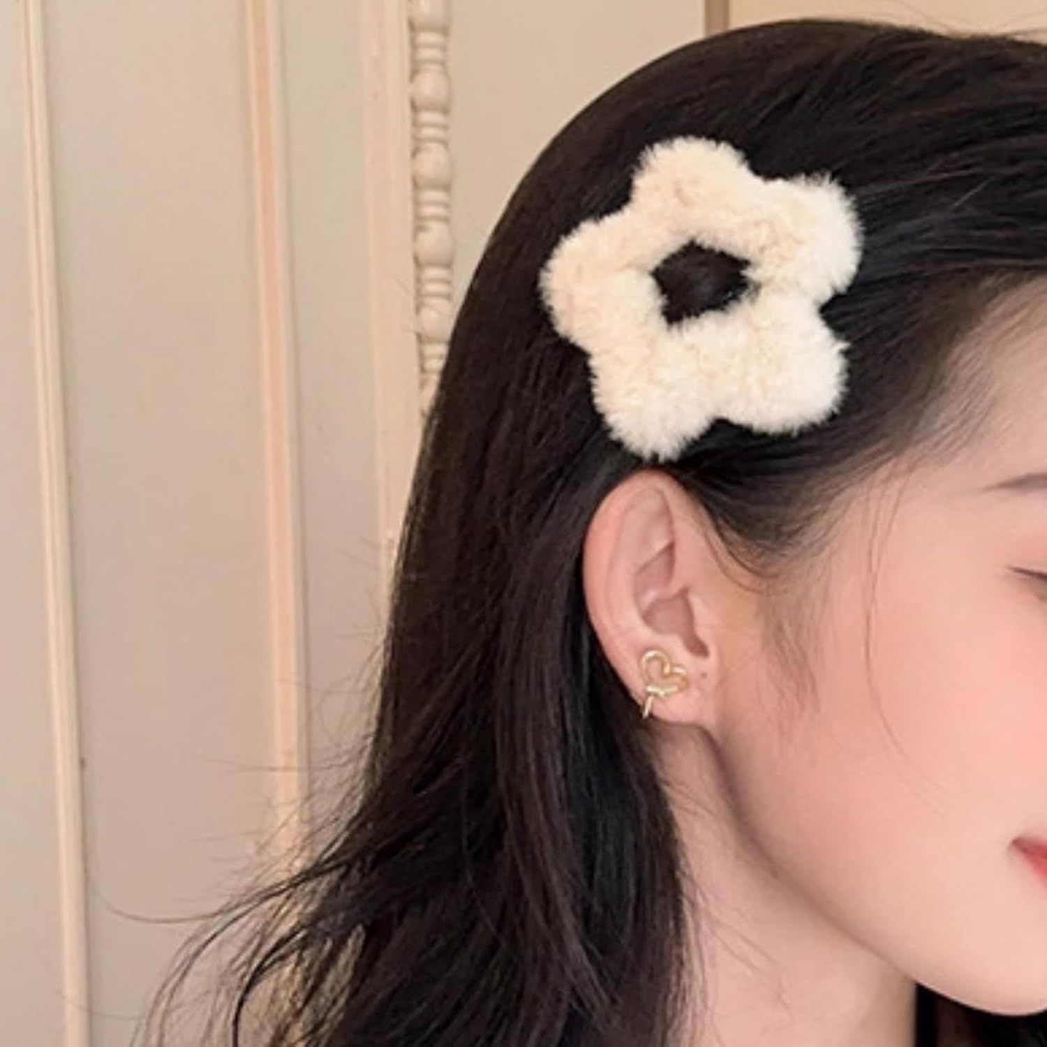 6 Pcs Plush Star Hair Clips for Women Girls, Winter Hair Accessories Fuzzy Hairpins for Bangs Side Hair Holders (Mix) - Image 6