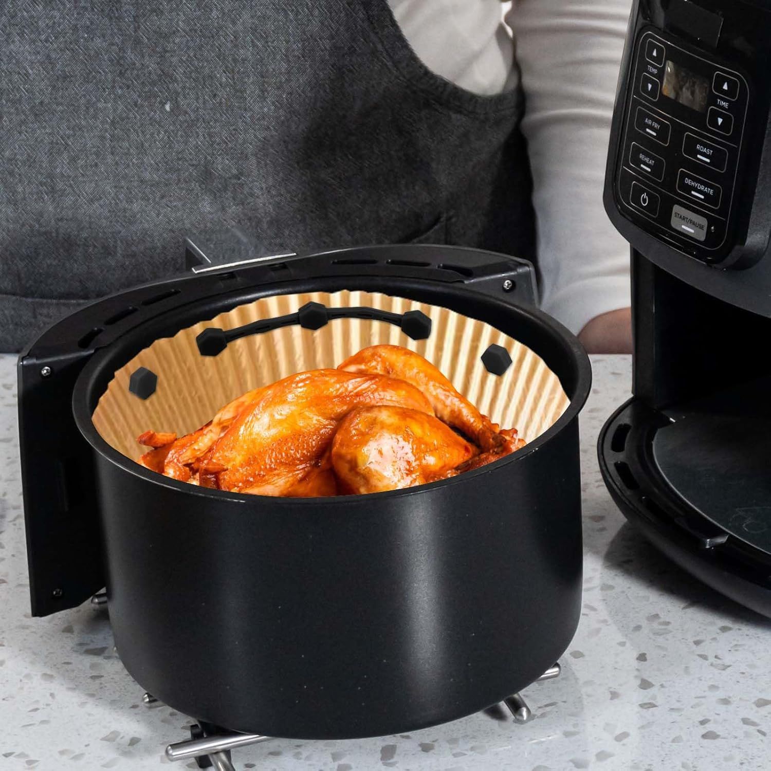 2 Sets Air Fryer Magnet Silicone Buckle, Air Fryer Magnets for Parchment Paper Liners Silicone Magnetic Buckle Prevent Paper Burning Kitchen Accessories (Black) - Image 2