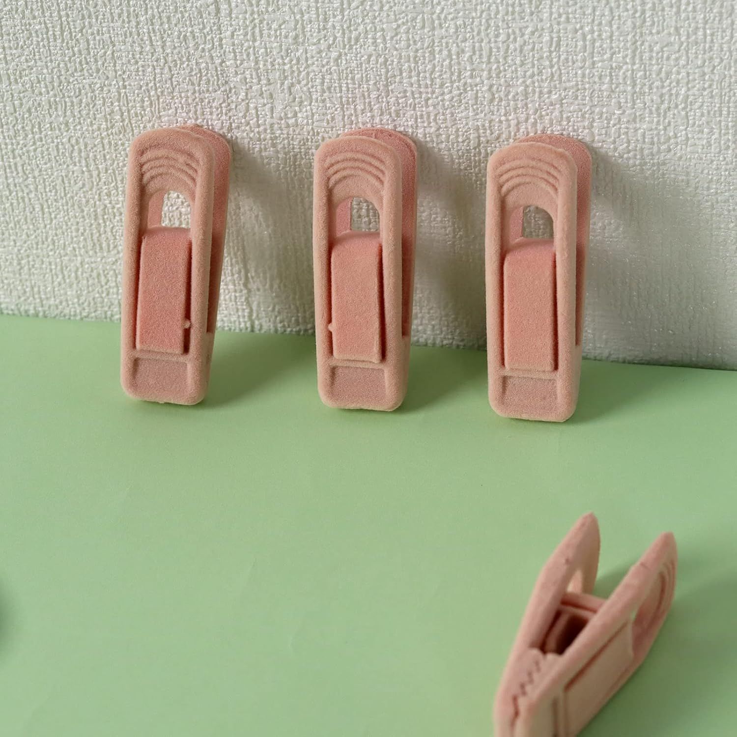 Light Pink Velvet Hangers - Strong Finger Clips for Thin Hangers, Perfect for Suits, Skirts, Pants & Baby Clothes - Image 7