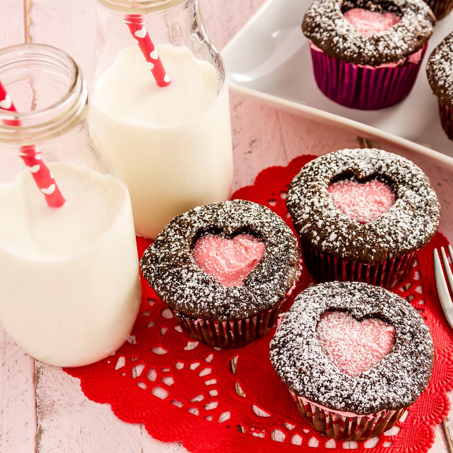96 Count Heart Doilies 10