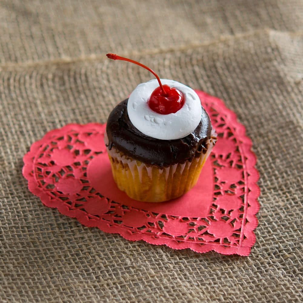 96 Count Heart Doilies 10