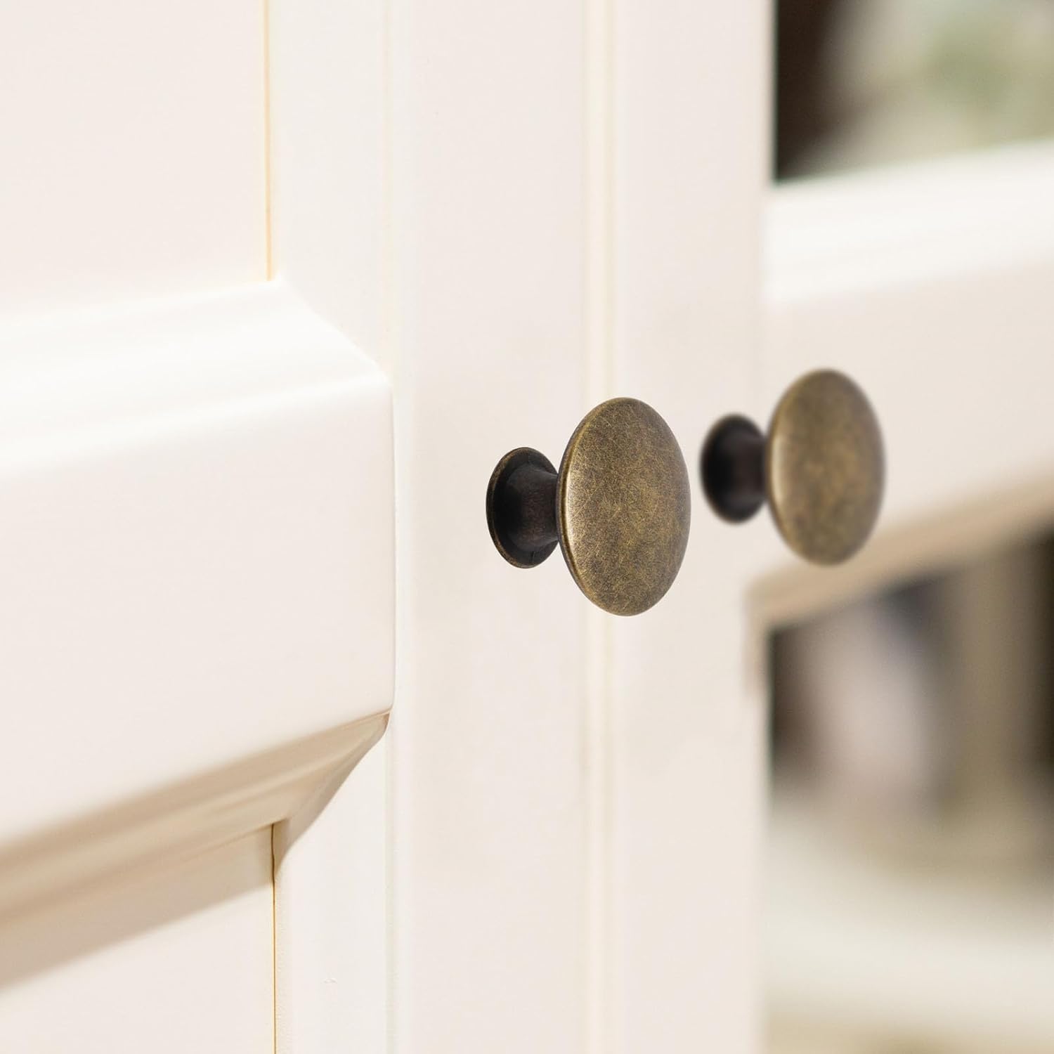 16 Pack Antique Brass Cabinet Knobs, Round Dresser Knobs Kitchen Drawer Knob, Single Hole Cupboard Door Knob Dresser Drawer Pulls Handles - Image 4