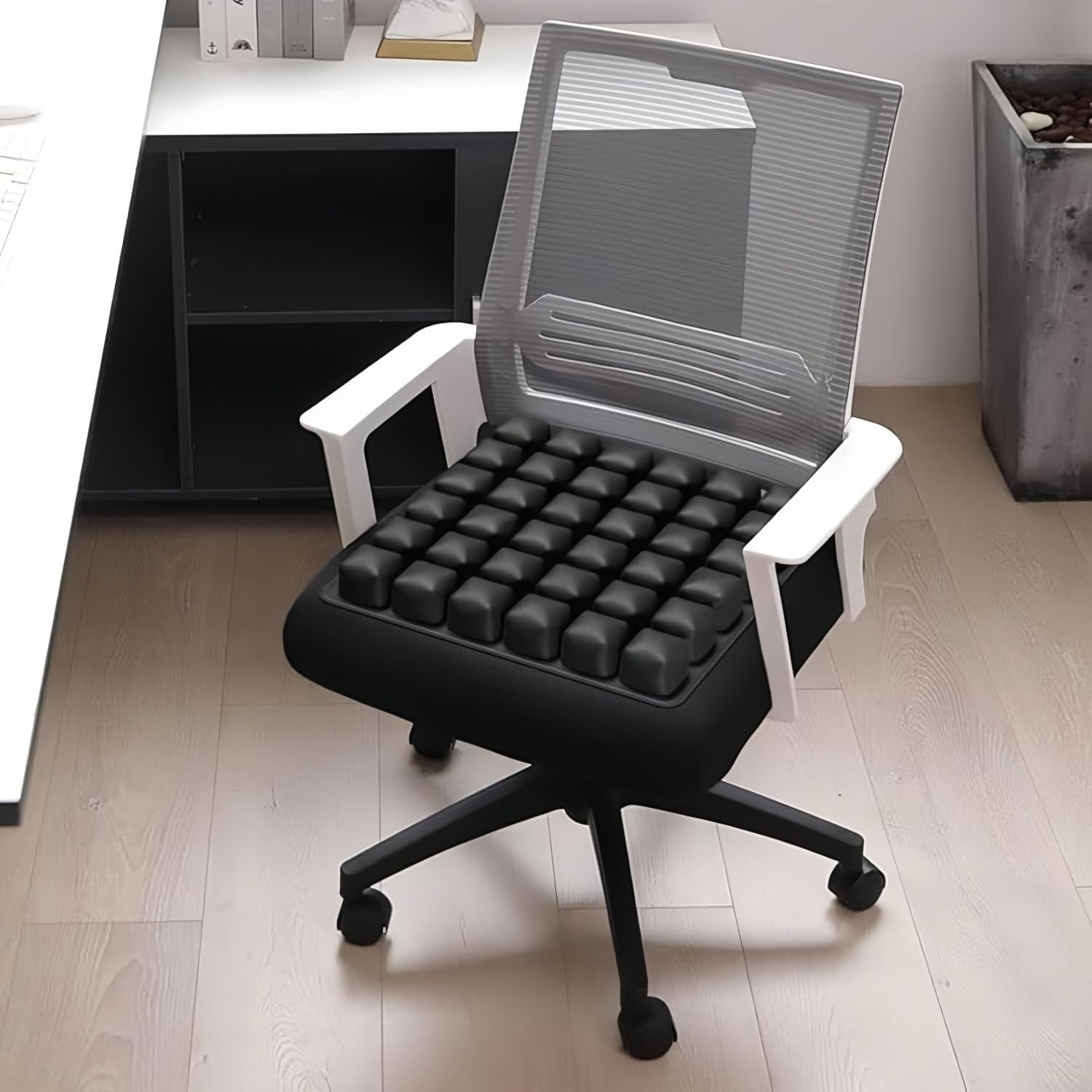 3D Air Cell Travel Cushion - Inflatable Seat Cushion for Airplane, Car, Office Chair, and Wheelchair - Image 3