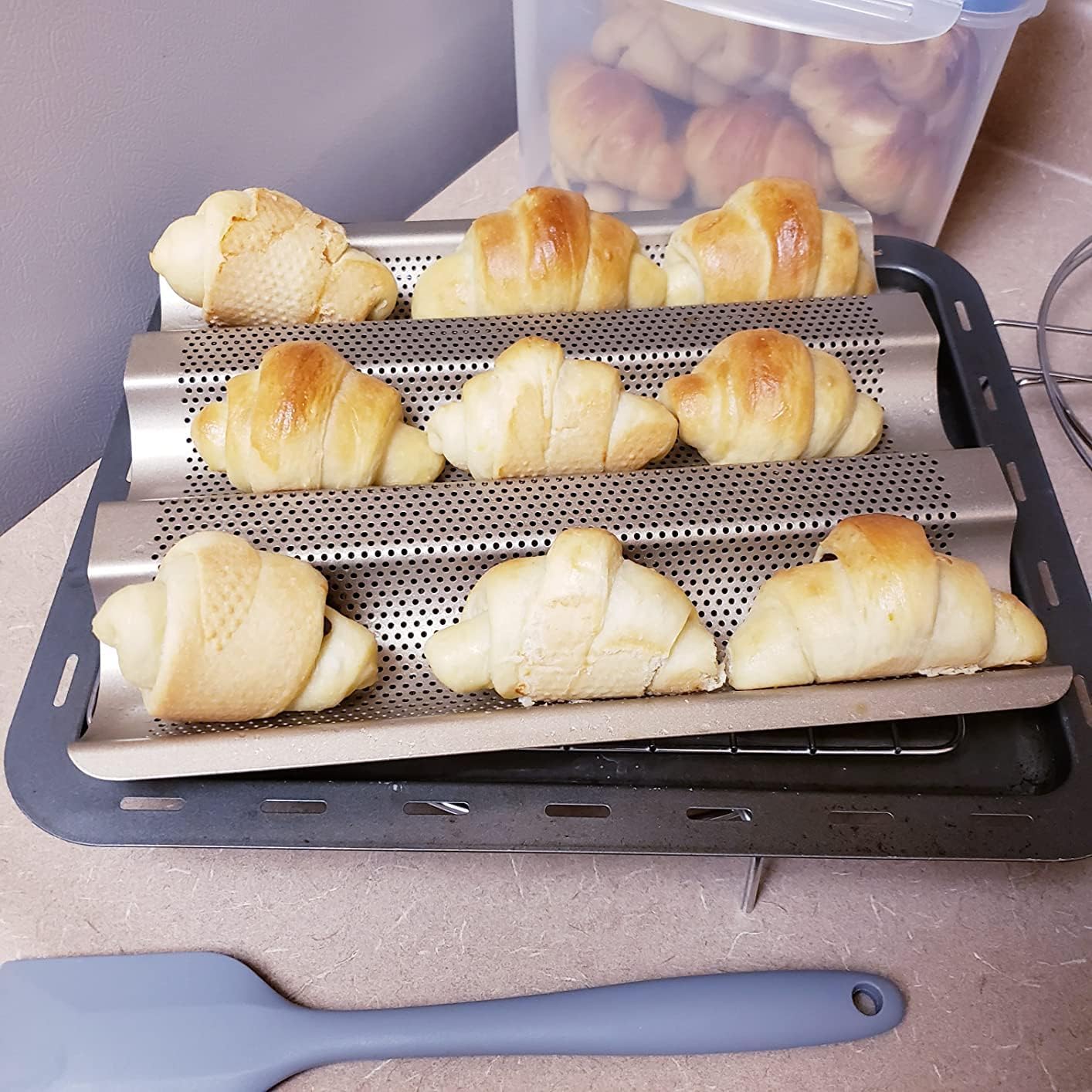 Baguette Pan, French Bread Baking Pan Perforated 3 Loaves Long Italian Bread Pan Mold Nonstick Baguettes Bakery Tray with Proofing Cloth,15