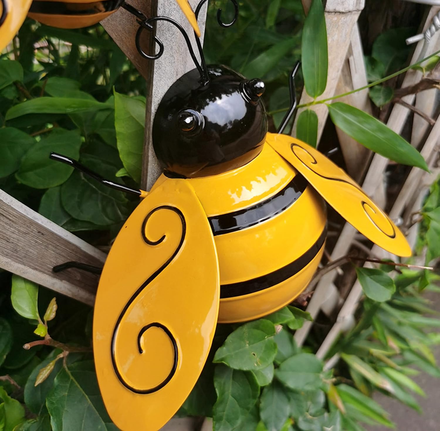 Metal Wall Art, 4PCS Metal Bumble Bee Wall Decor, 3D Iron Bee Art Sculpture Hanging Wall Decorations for Outdoor Home Garden - Image 5
