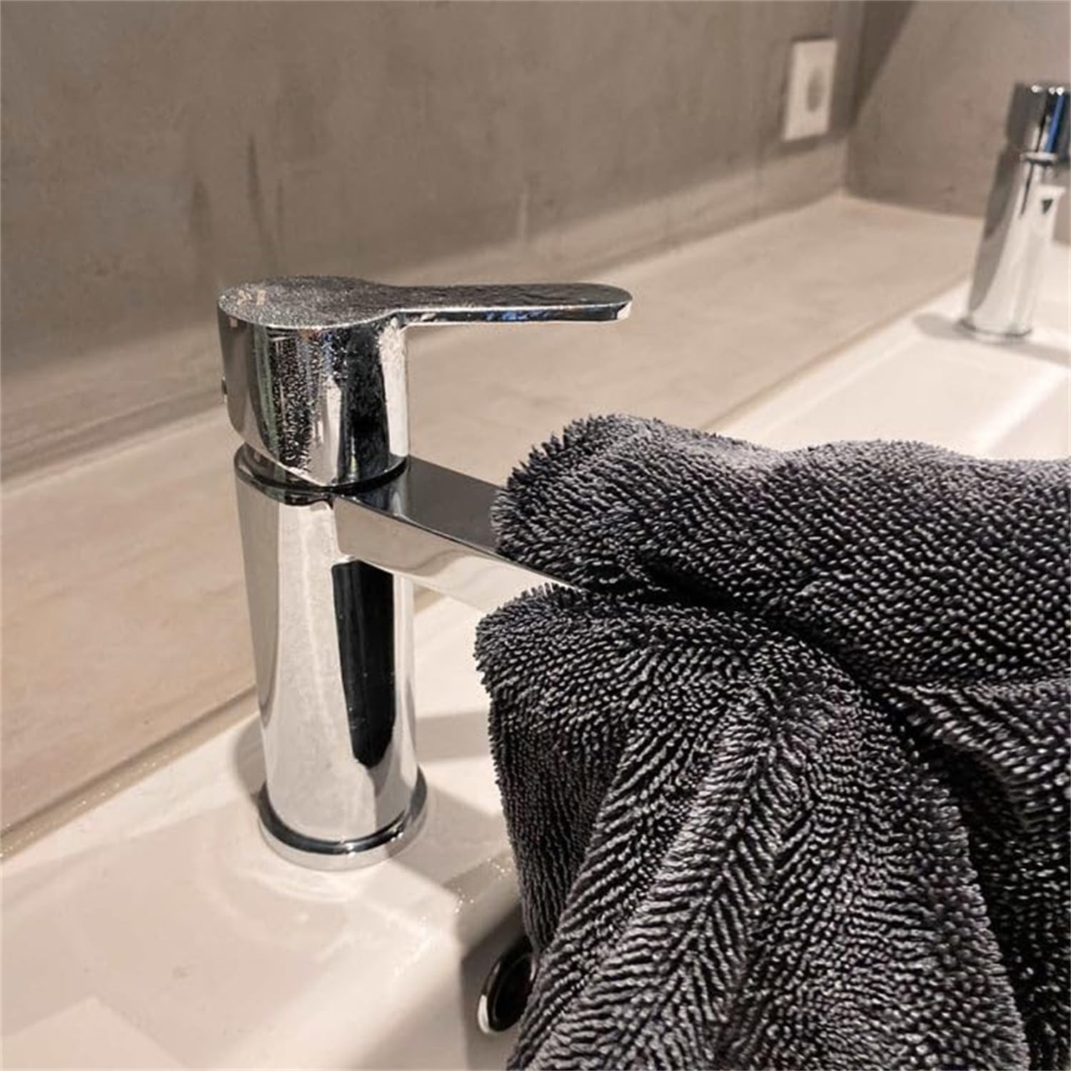 Shiny Wipes Cleaning Cloths for Shower, Bath XXL Drying Towel, Streak Free & Ultra Absorbent Microfiber Towels, Escape The Bathroom Cars Limescale Struggle (3Pcs) - Image 7