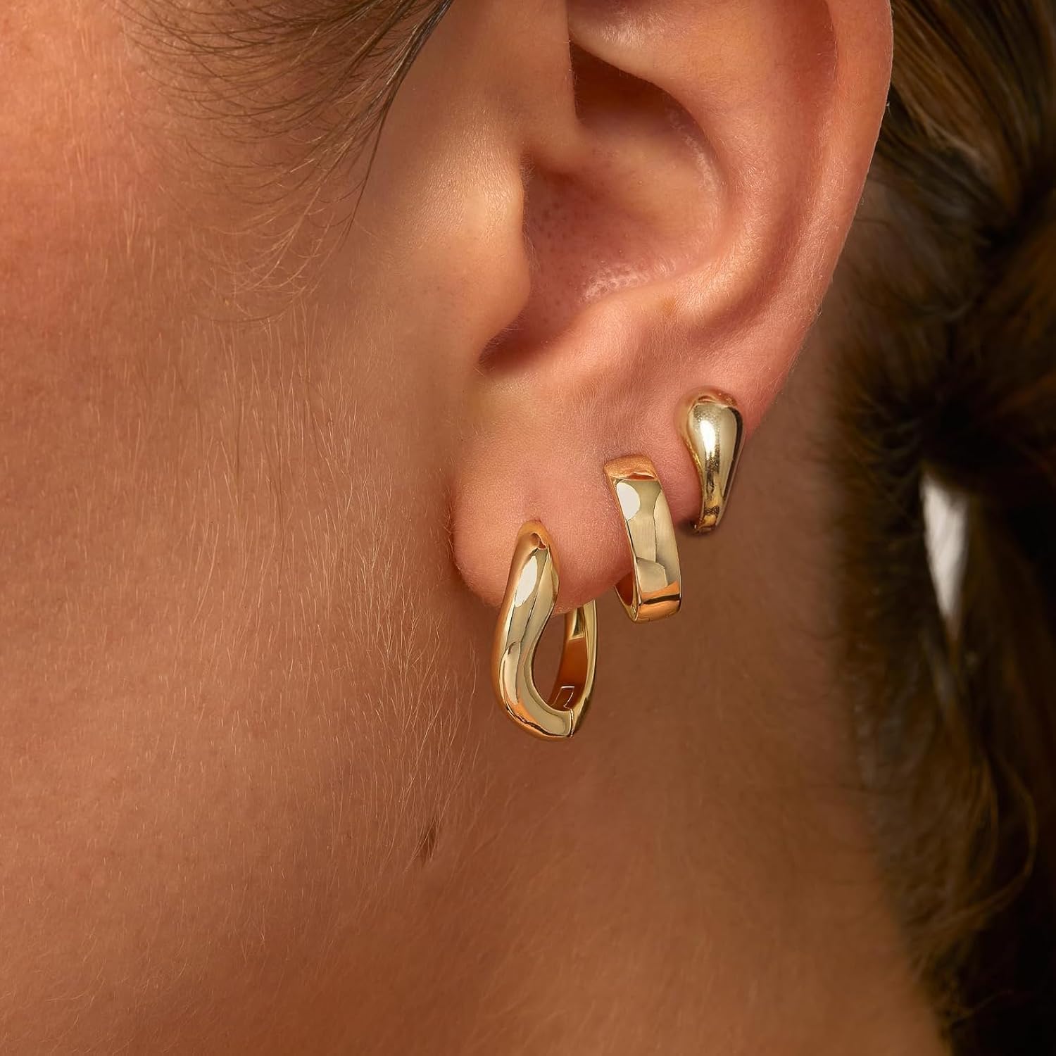 Gold Hoop Earrings for Women Trendy Dainty Wavy Gold Huggie Earrings,14k Gold Stud Earring Hypoallergenic Earring Flat Back Earrings Small Hoop Earrings for Women Gifts - Image 2