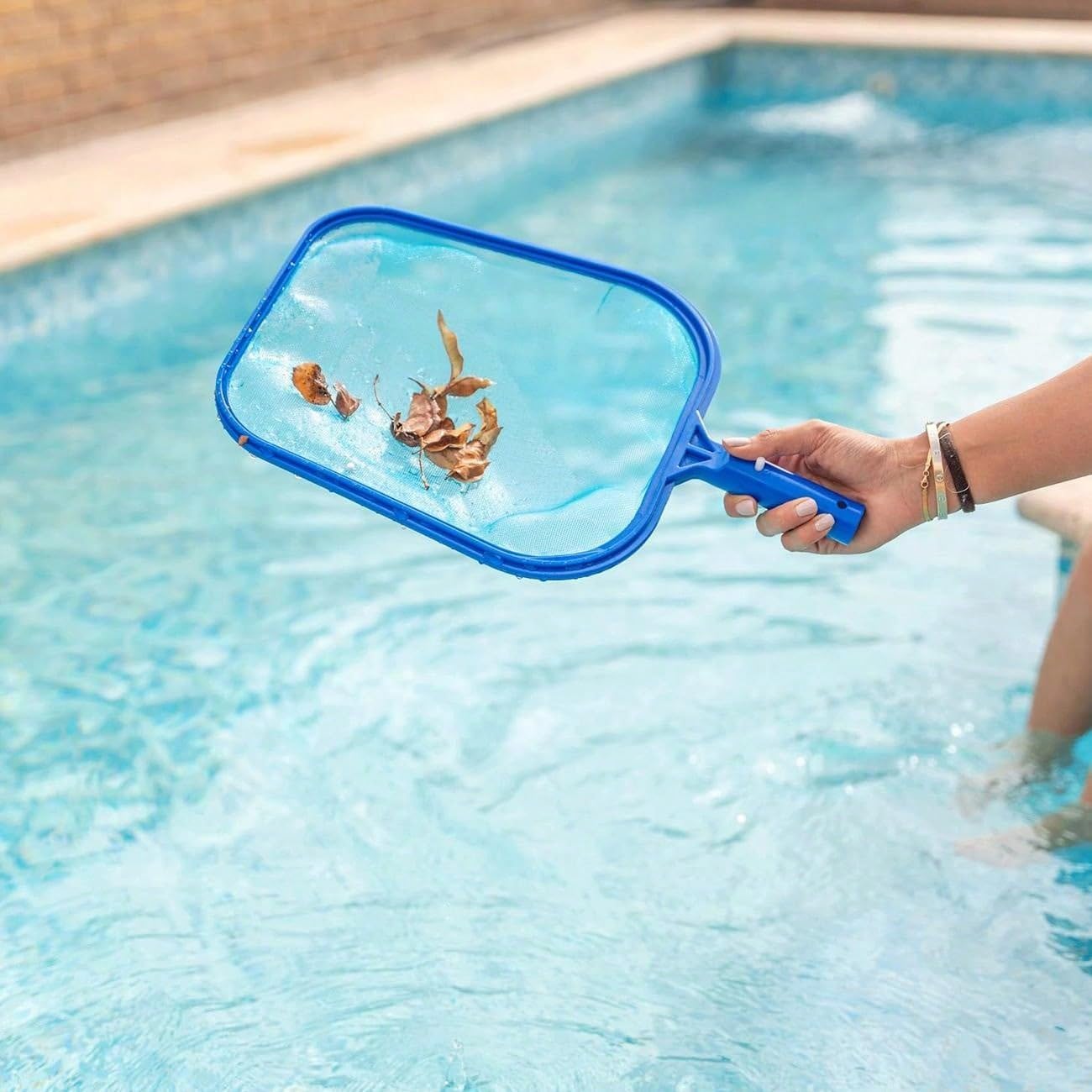 2 Pack Pool Skimmer Net, Hot Tubs Nets Fine Mesh Leaf Rake for Cleaning Surface of Pond Swimming Pool Cleaning Supplies and Accessories - Image 4