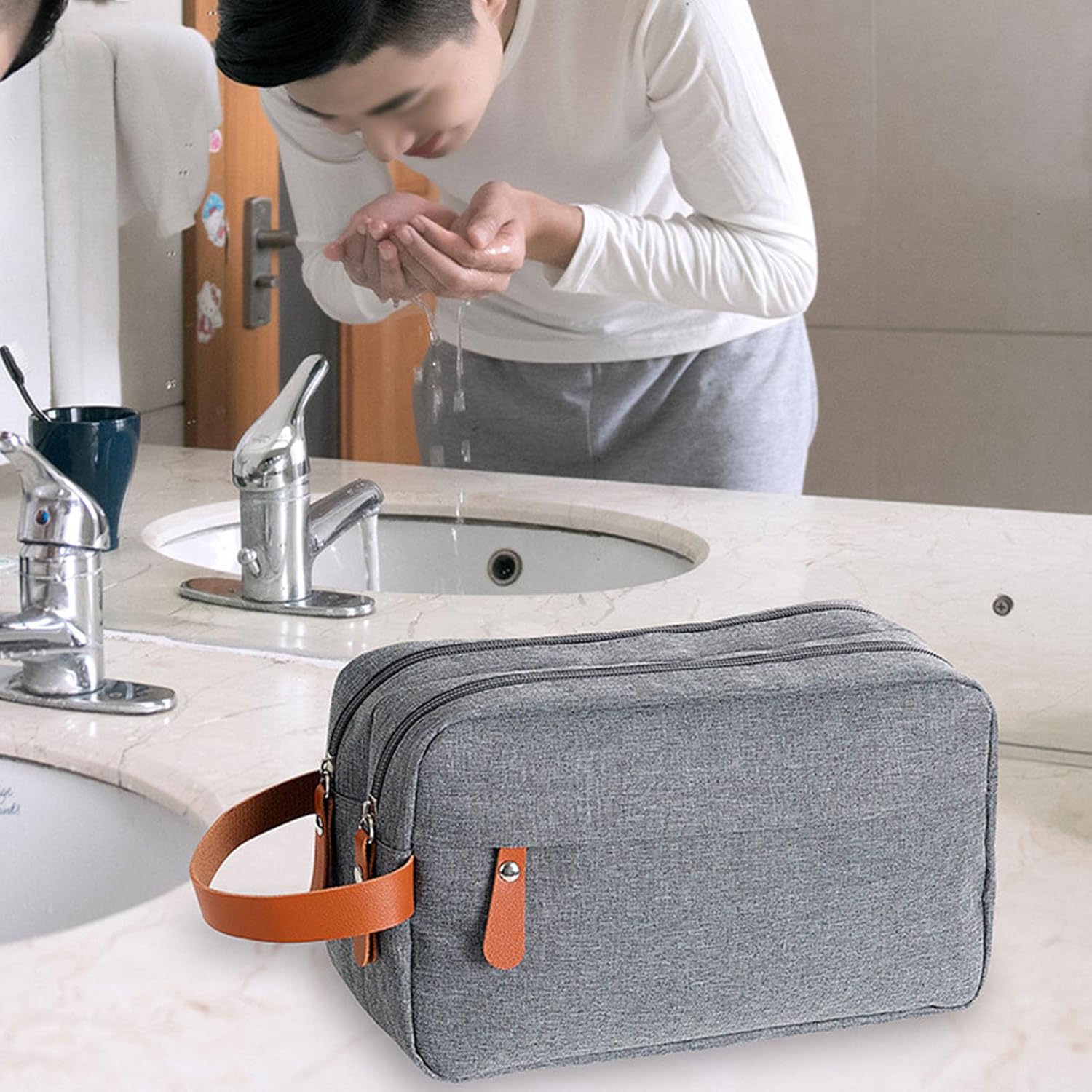 Travel Toiletry Bag for Men and Women, Toiletries Shaving Hanging Organizer Cosmetics Makeup Brushes Tools - Image 2