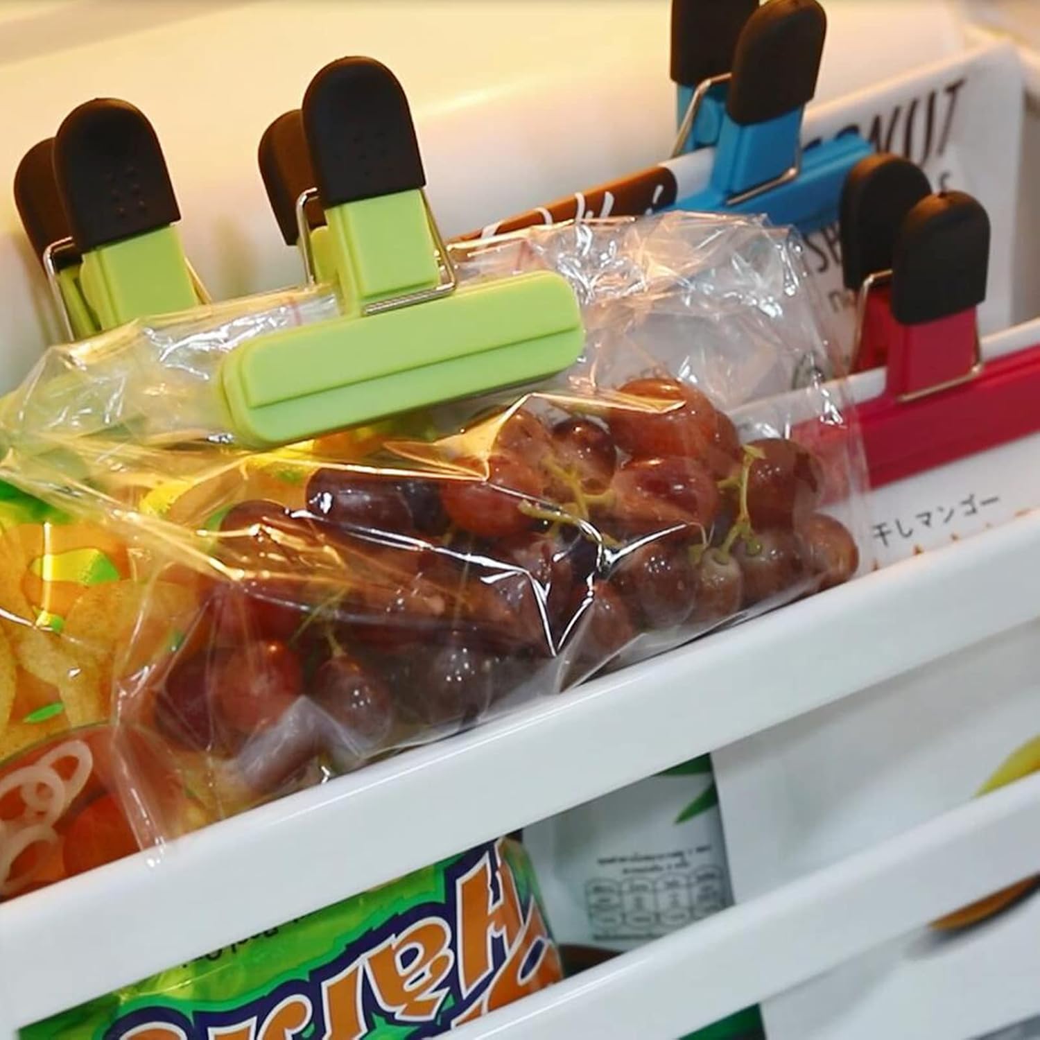 Set of 9 food clips - sturdy, airtight, reusable in 3 colours to keep food fresh - perfect for home, the kitchen, travelling and camping - Image 6