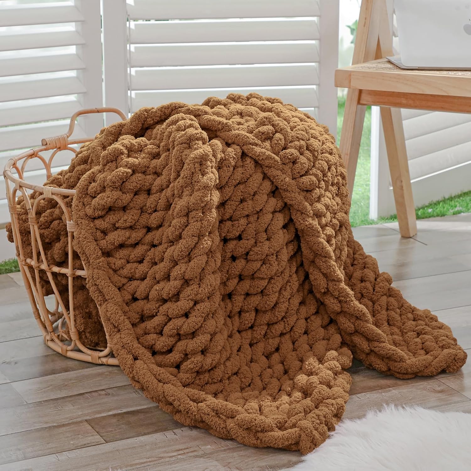 Chunky yarn - Hand-knitted blanket - 25 metres - Extra soft - DIY - Cushion - Blanket - Pet bed - brown - Image 3