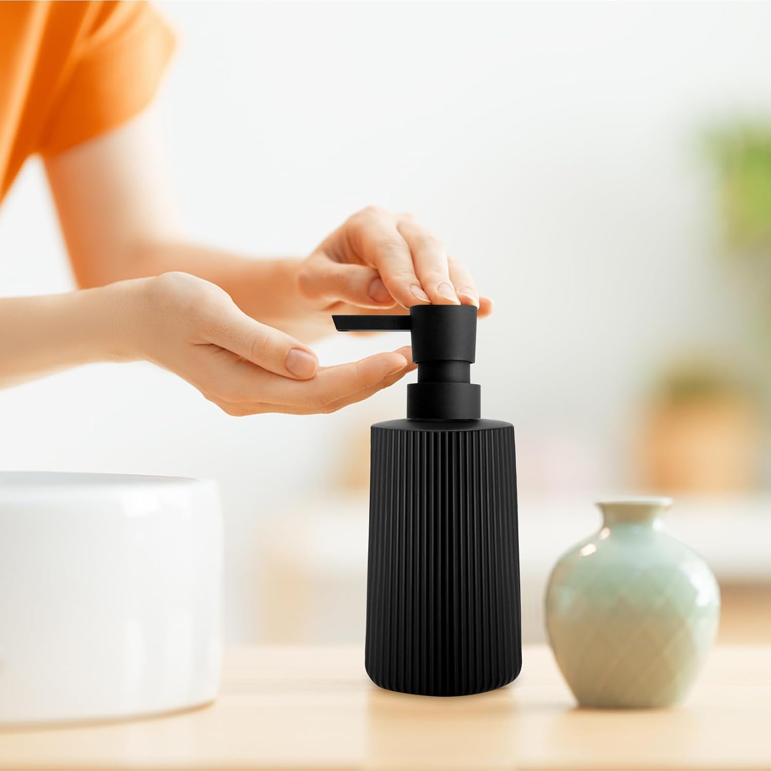 Soap Dispenser - Black Soap Dispenser for Detergent - Kitchen Soap Dispenser - With Press Dispenser - Suitable for Countertops - Bathroom and Kitchen (2 pieces - Black) - Image 4