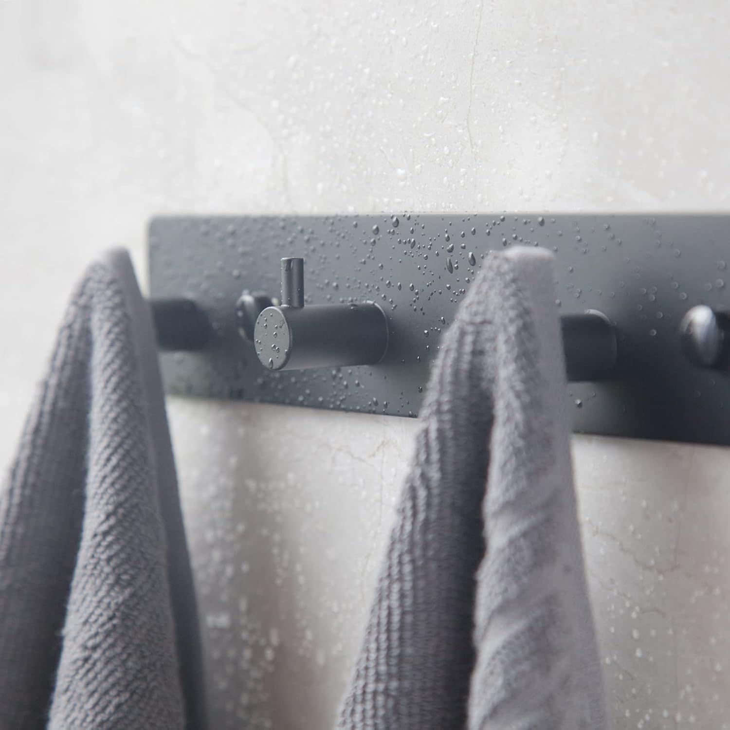 Black self-adhesive towel hooks - Bathroom on the wall - No drilling required - Specifically for shower areas - Heavy-duty wall hooks, self-adhesive towel rails - adhesive wall hooks - Stainless steel self-adhesive hooks - Suitable for kitchens-doors-keys - Image 7