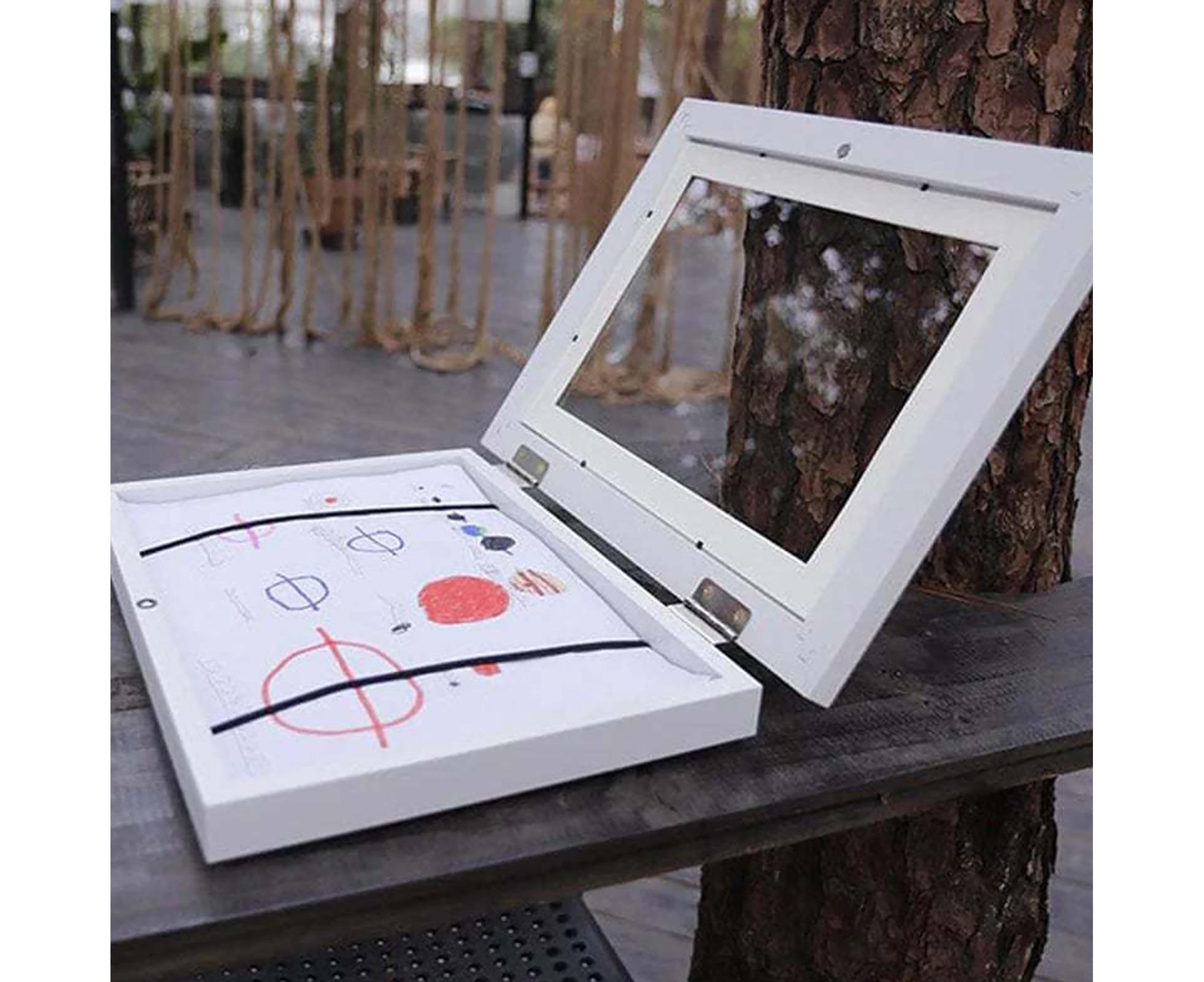 Flip Photo Frame Front Opening Picture Display Artwork Easy to Use Versatile Design Picture Display Stands - White - Image 5